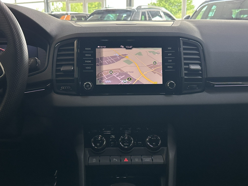 Skoda Karoq 2.0 TSI DSG Sportline 4x4 MATRIX-LED — photo 2