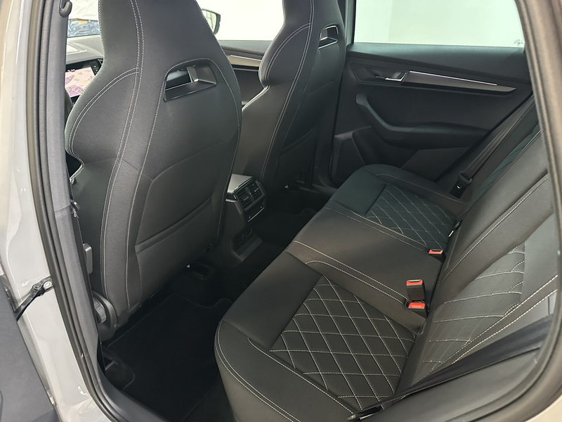 Skoda Karoq 2.0 TSI DSG Sportline 4x4 MATRIX-LED — photo 15
