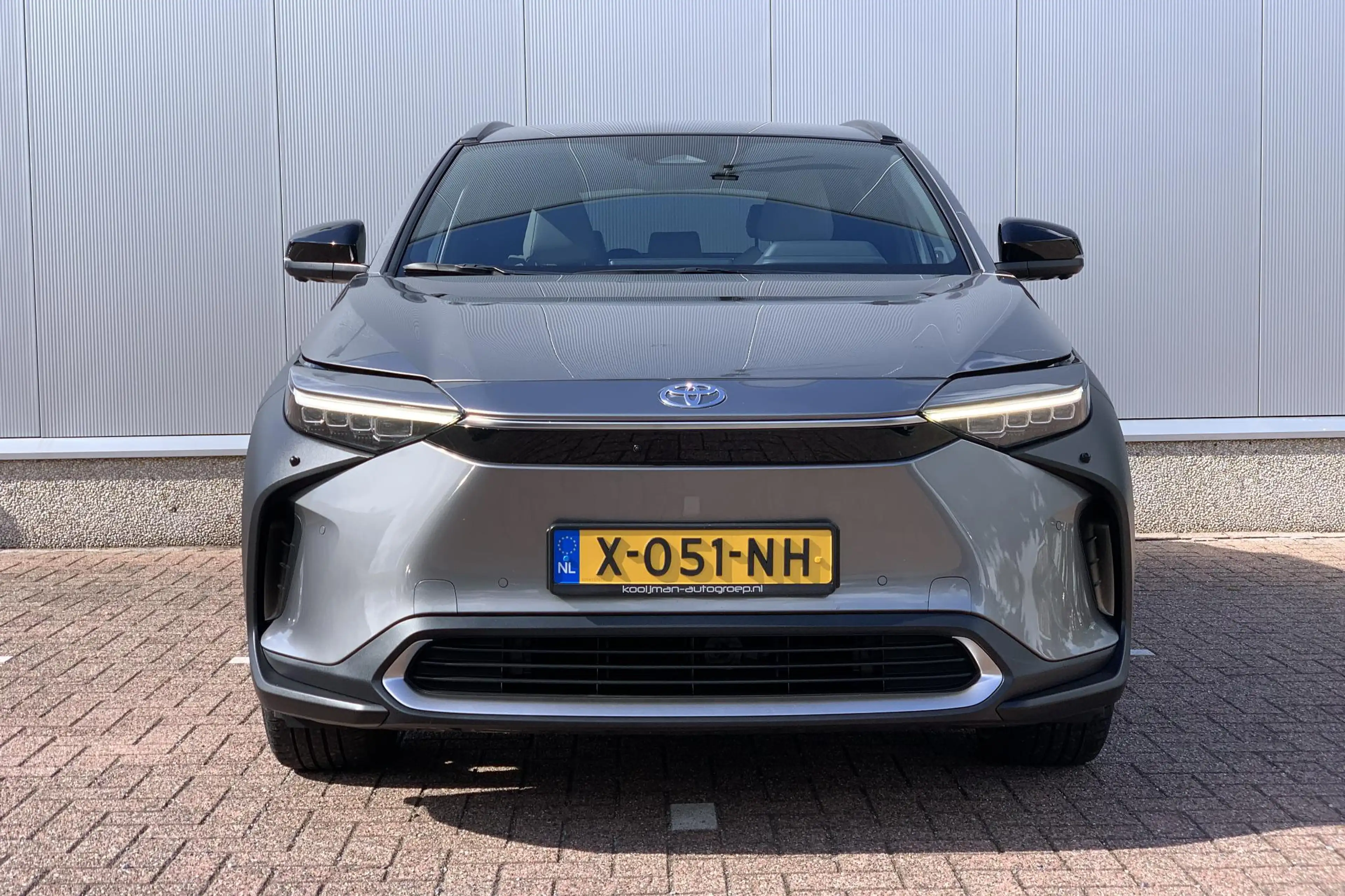 Toyota bZ4X Premium 71 kWh Trekhaak afn / Stuur en voor & acht — photo 3