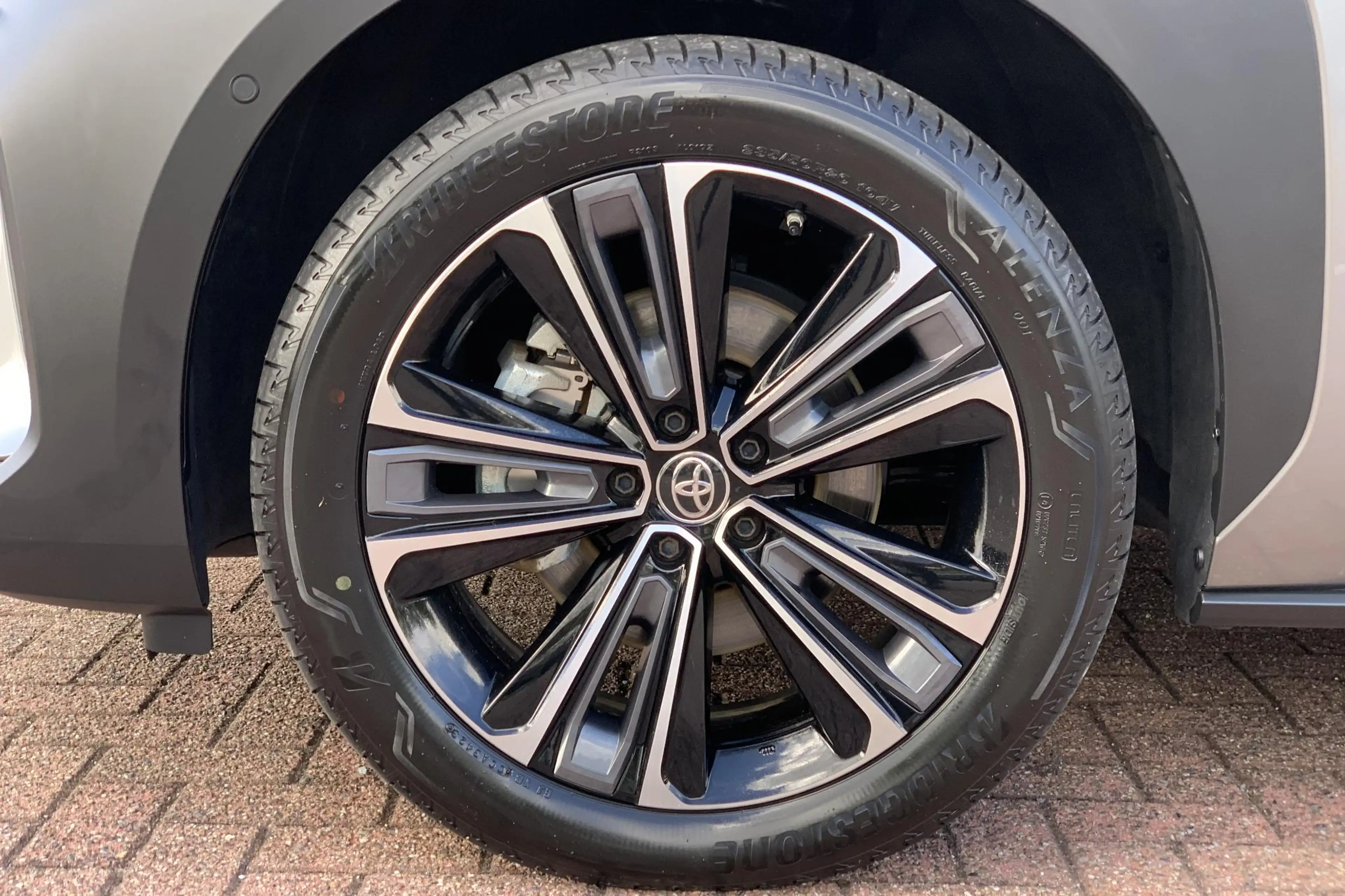 Toyota bZ4X Premium 71 kWh Trekhaak afn / Stuur en voor & acht — photo 6