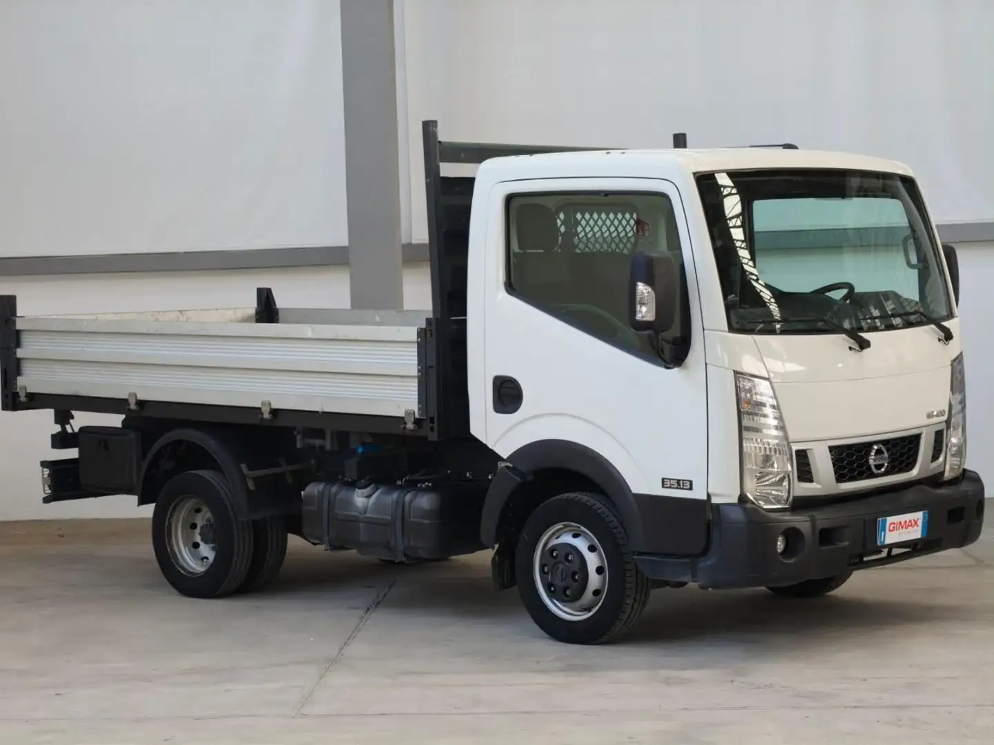 Nissan Cabstar NT 400 35.13 3.0 130CV Ribaltabile Trilaterale Bianco - 2