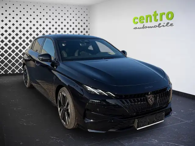 Peugeot 308 view 3
