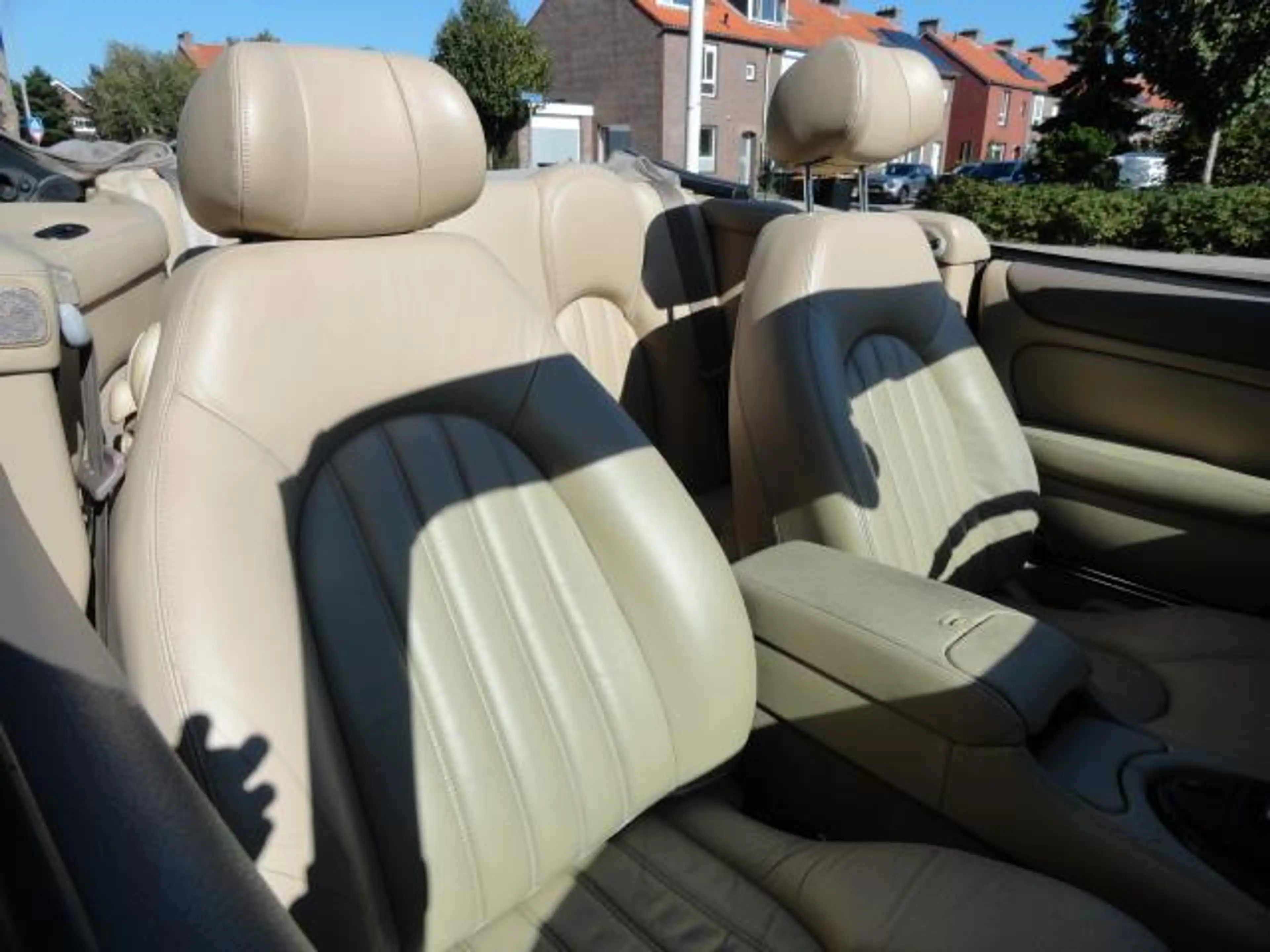 Jaguar XK8 4.2 V8 Convertible — photo 6