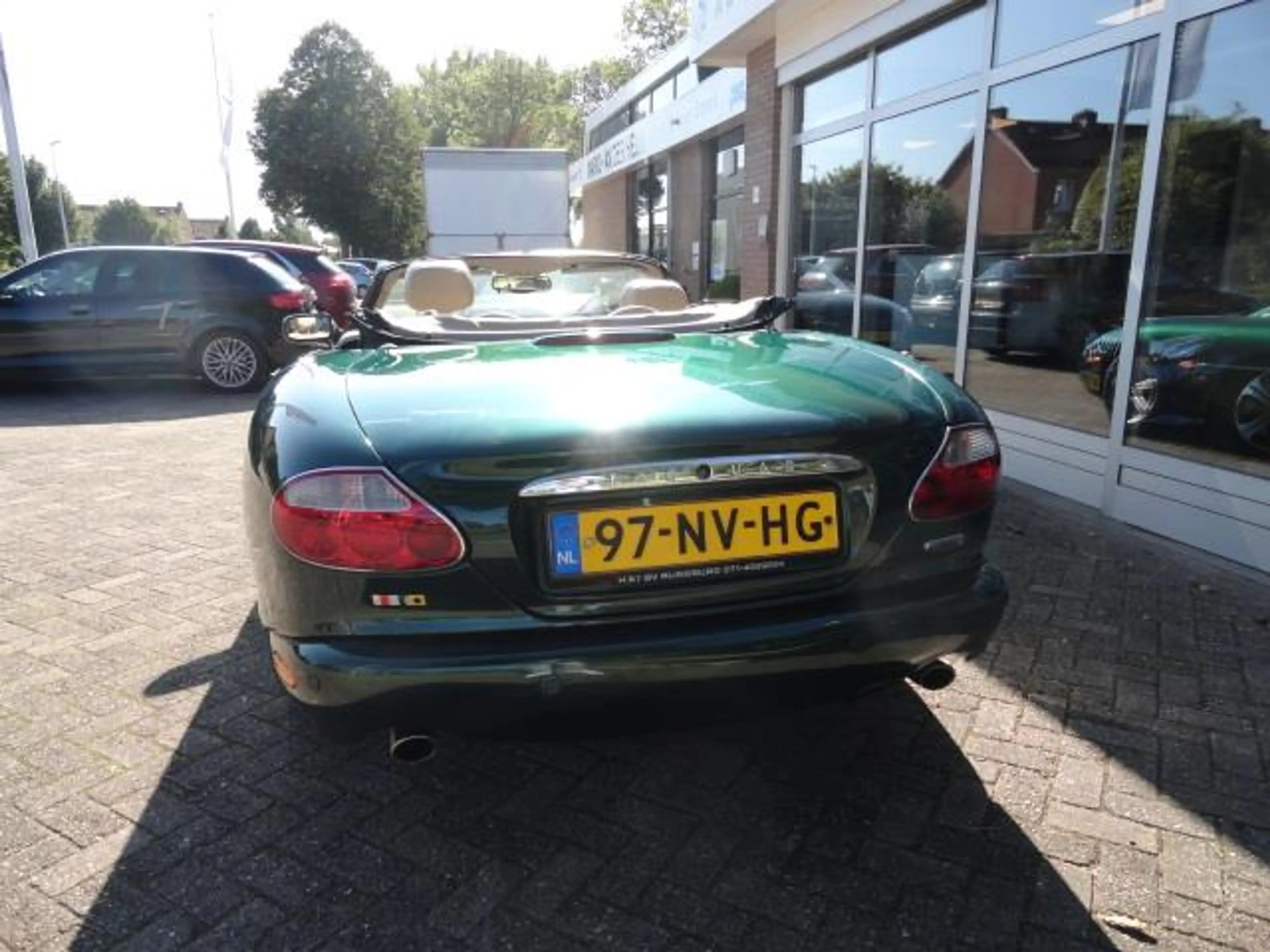 Jaguar XK8 4.2 V8 Convertible — photo 4