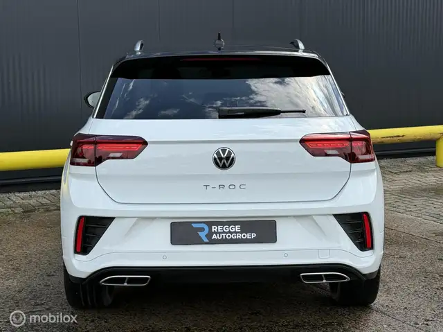 Volkswagen T-Roc view 8