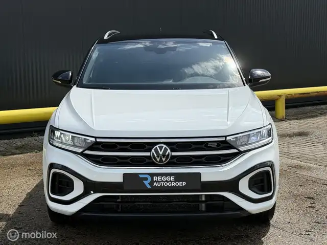 Volkswagen T-Roc view 5