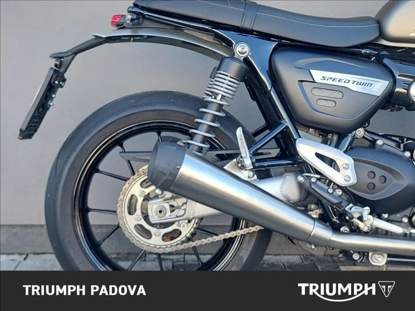 Triumph Speed Twin 1200 Grigio - 2