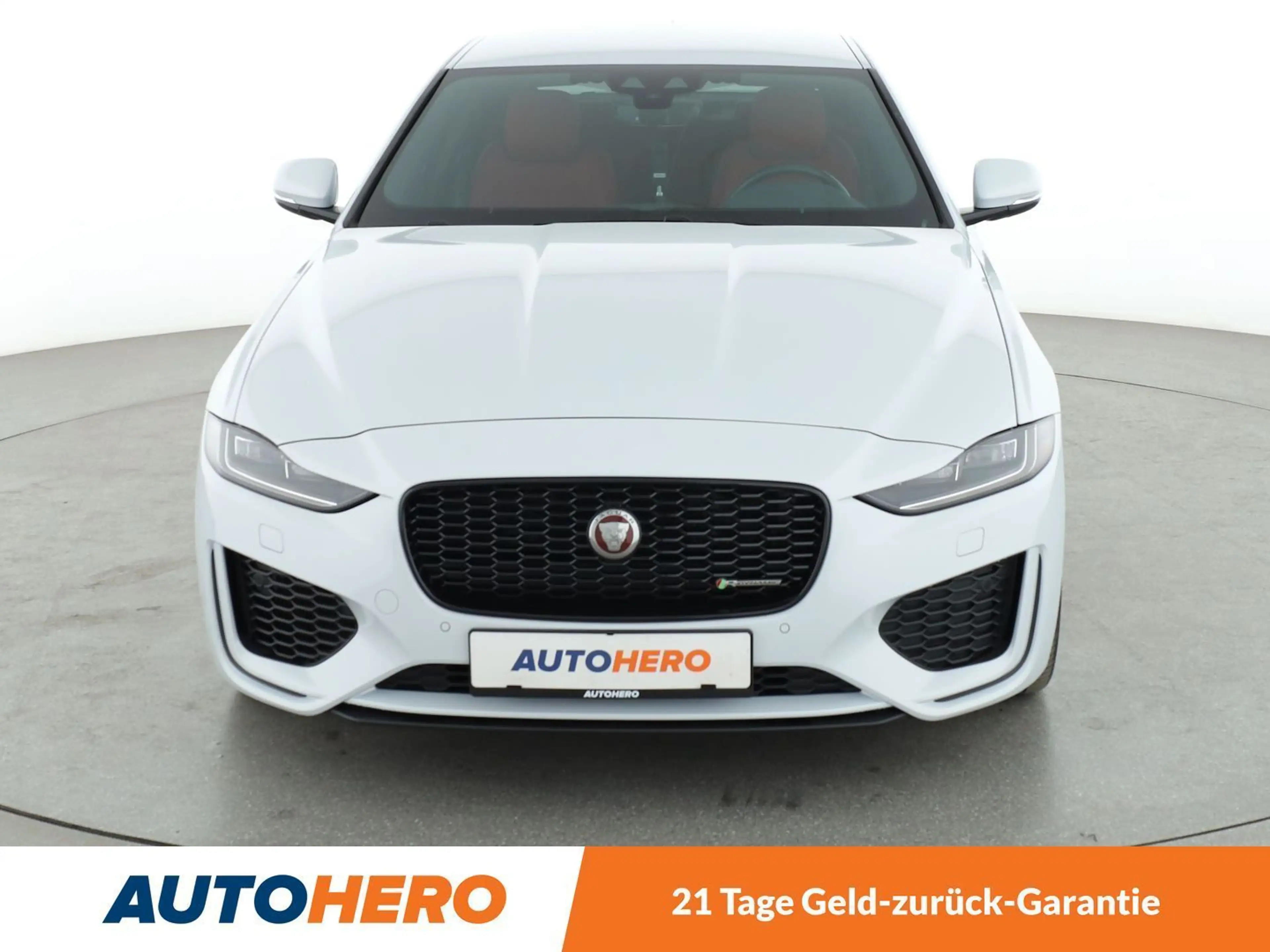 Jaguar XE 25t R-Dynamic SE Aut.*LED*CAM*PDC*SHZ*KLIMA* — photo 9
