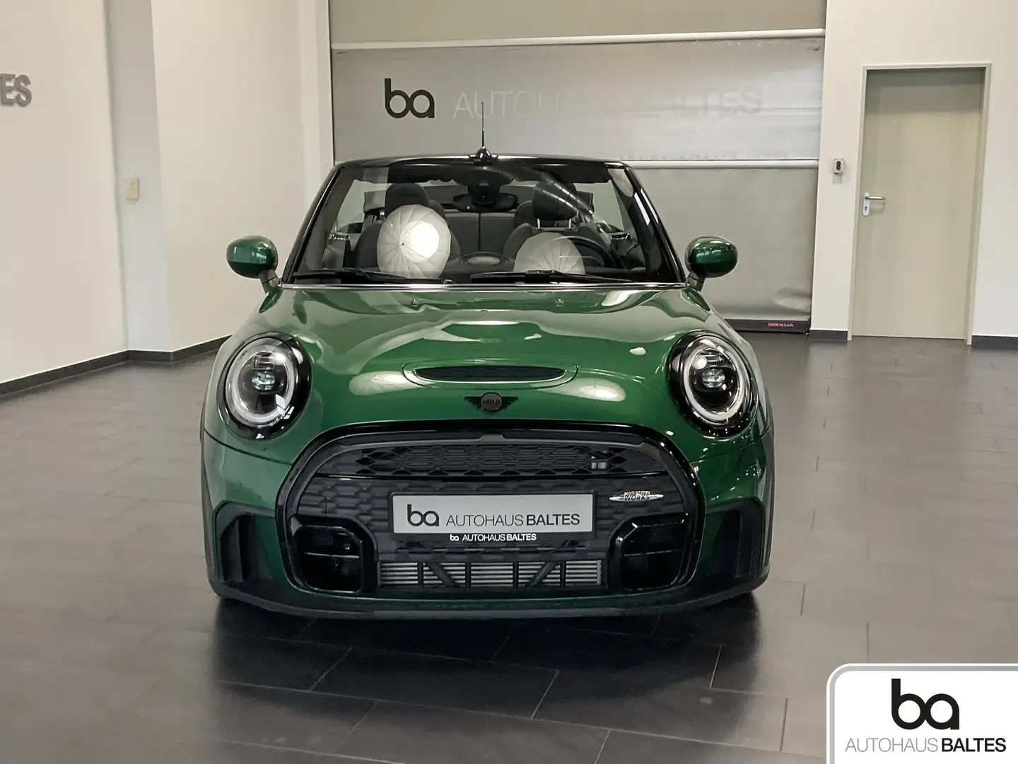 MINI Cooper S Cabrio Cooper S Cabrio JCW Trim LED/Navi/Kam/Driv/SH Grün - 2