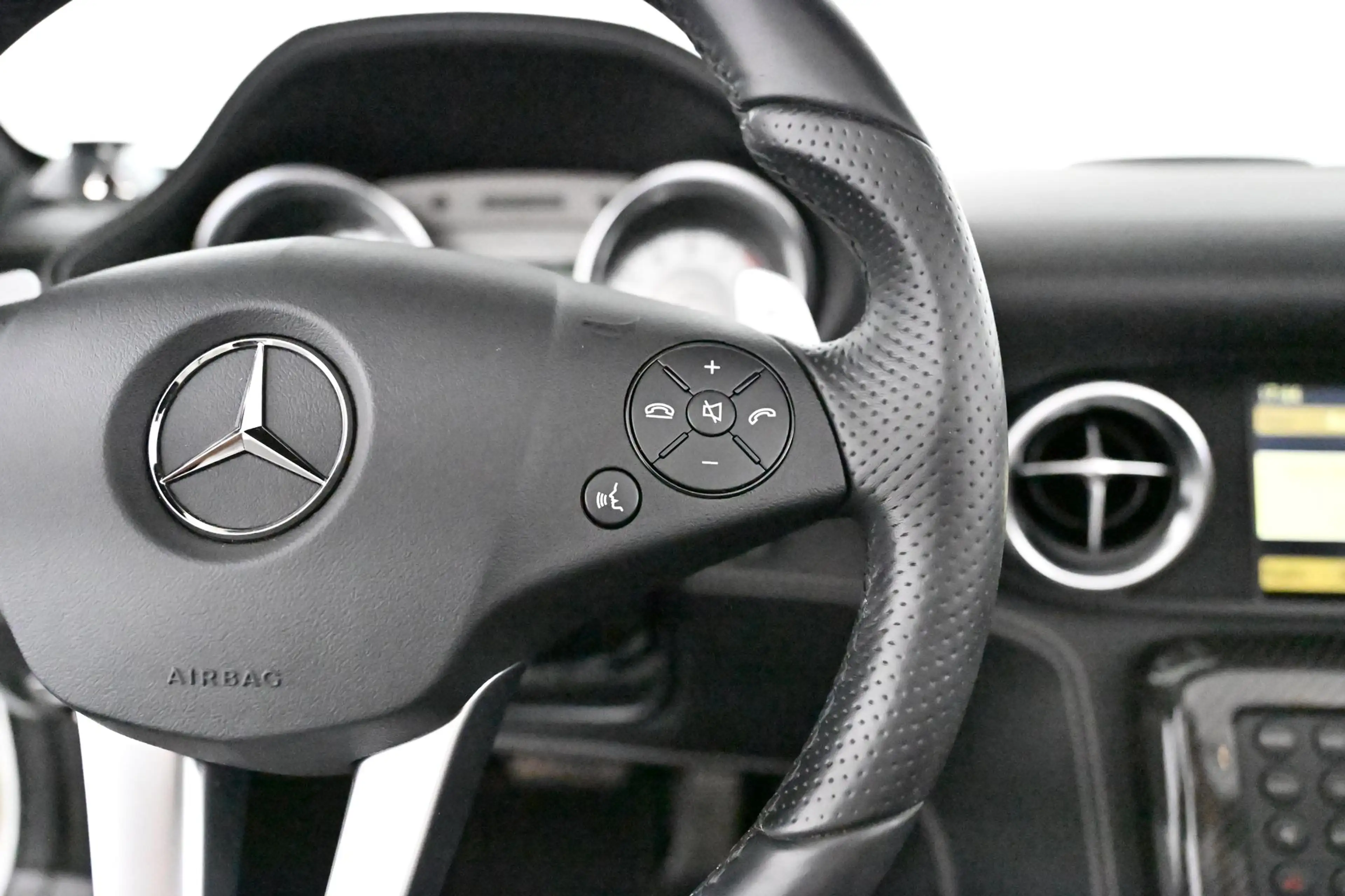 Mercedes-Benz SLS AMG Roadster Aut. Cabrio EXP € 189.980,- — photo 40