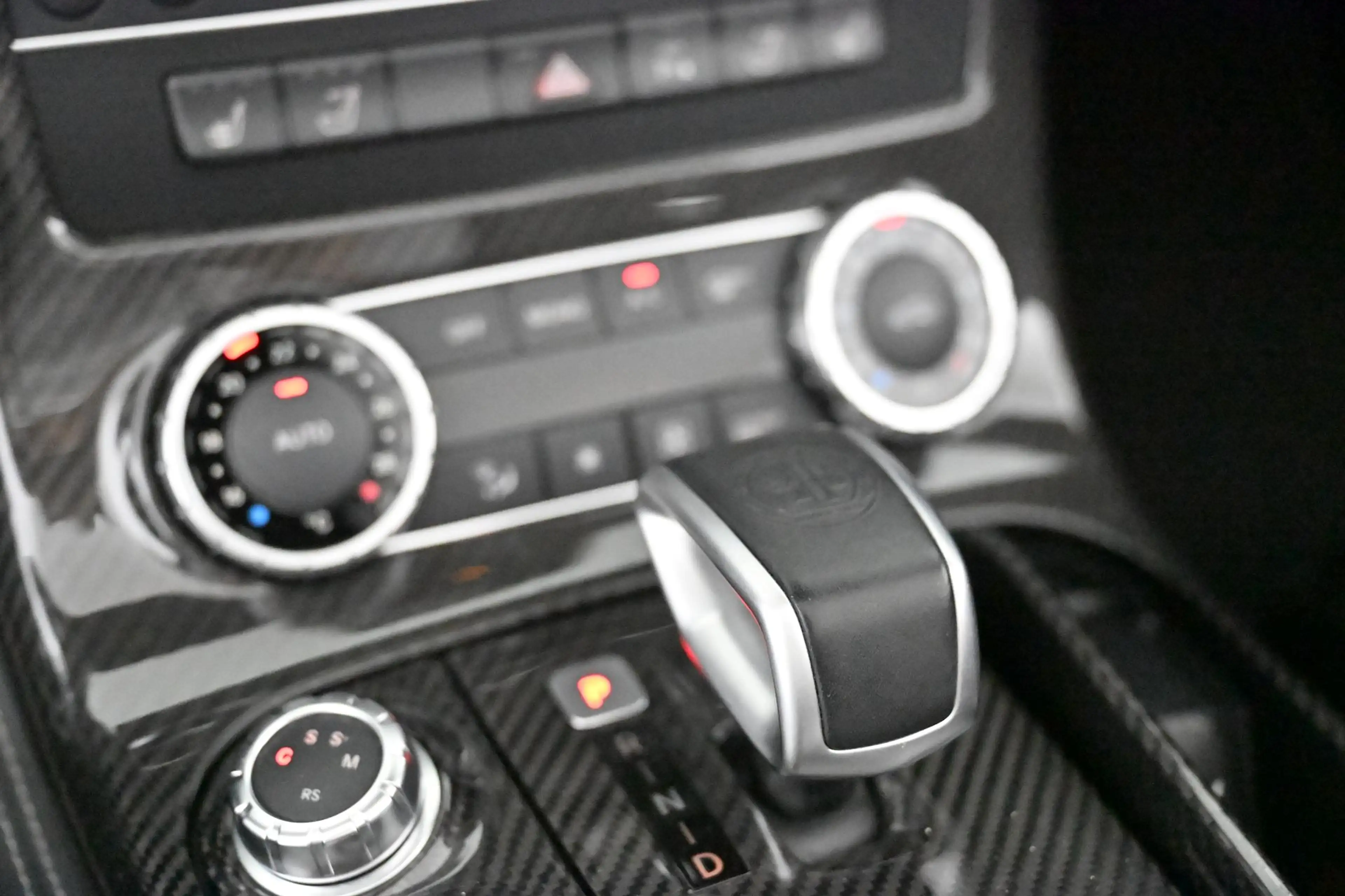 Mercedes-Benz SLS AMG Roadster Aut. Cabrio EXP € 189.980,- — photo 38
