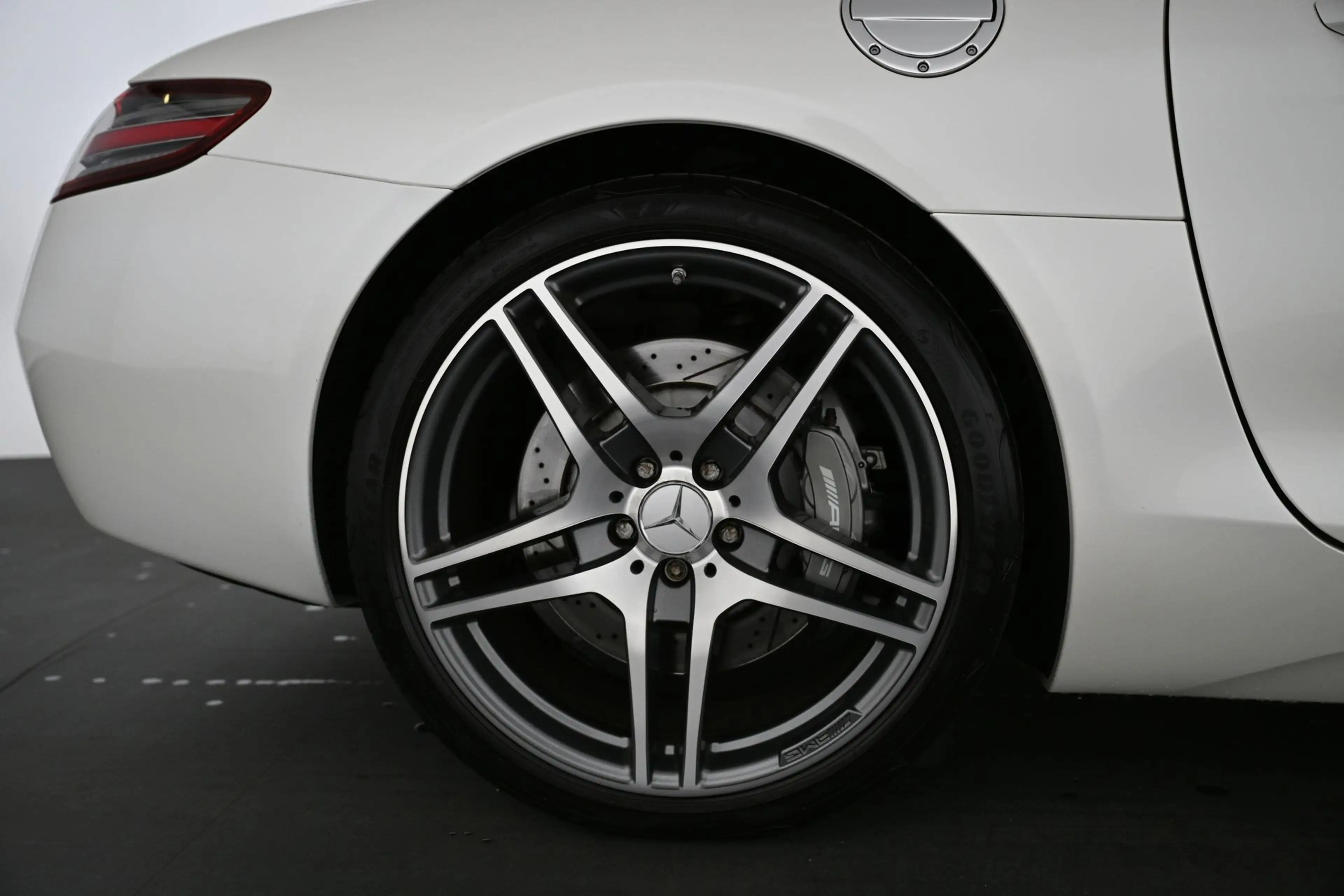 Mercedes-Benz SLS AMG Roadster Aut. Cabrio EXP € 189.980,- — photo 28