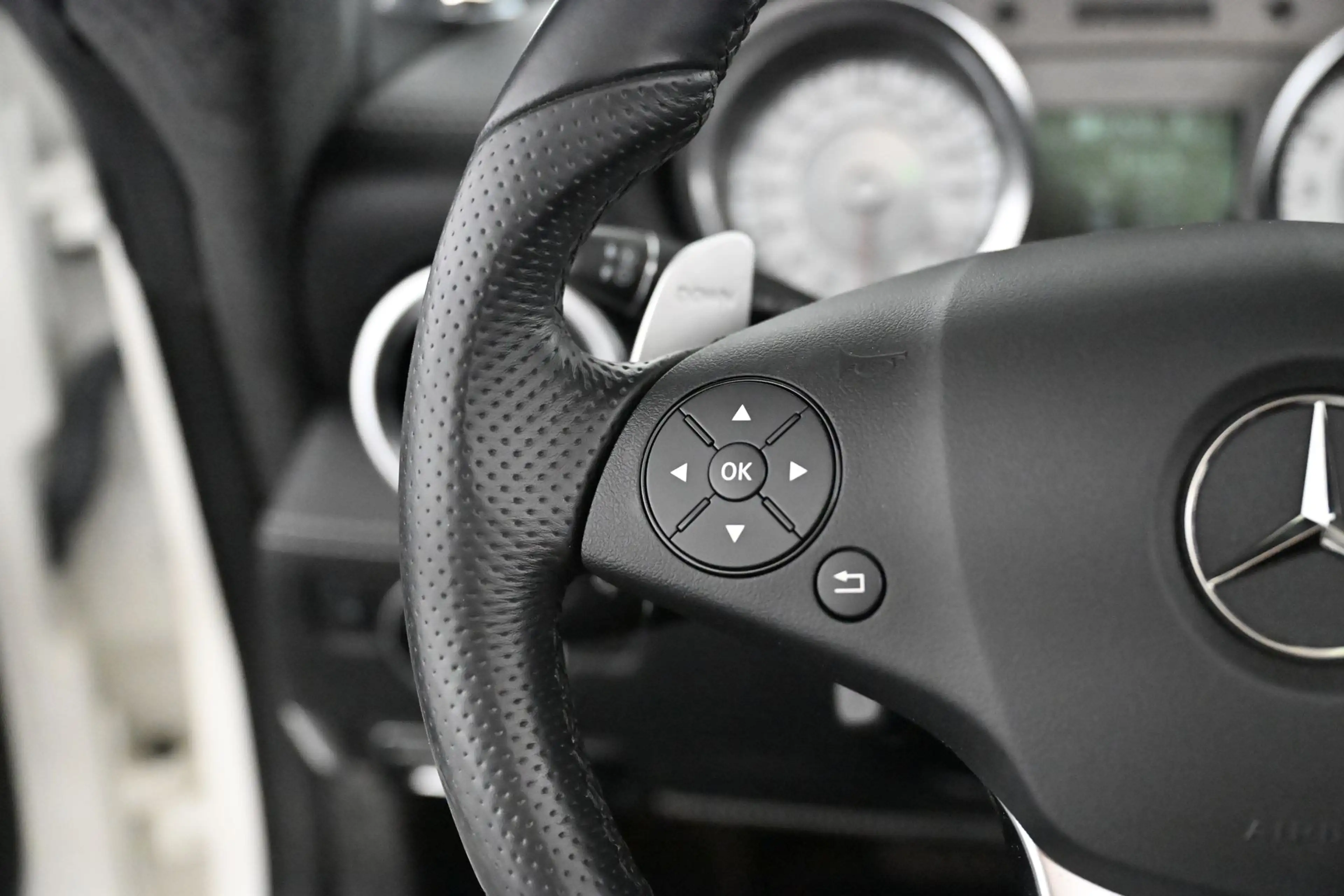 Mercedes-Benz SLS AMG Roadster Aut. Cabrio EXP € 189.980,- — photo 39