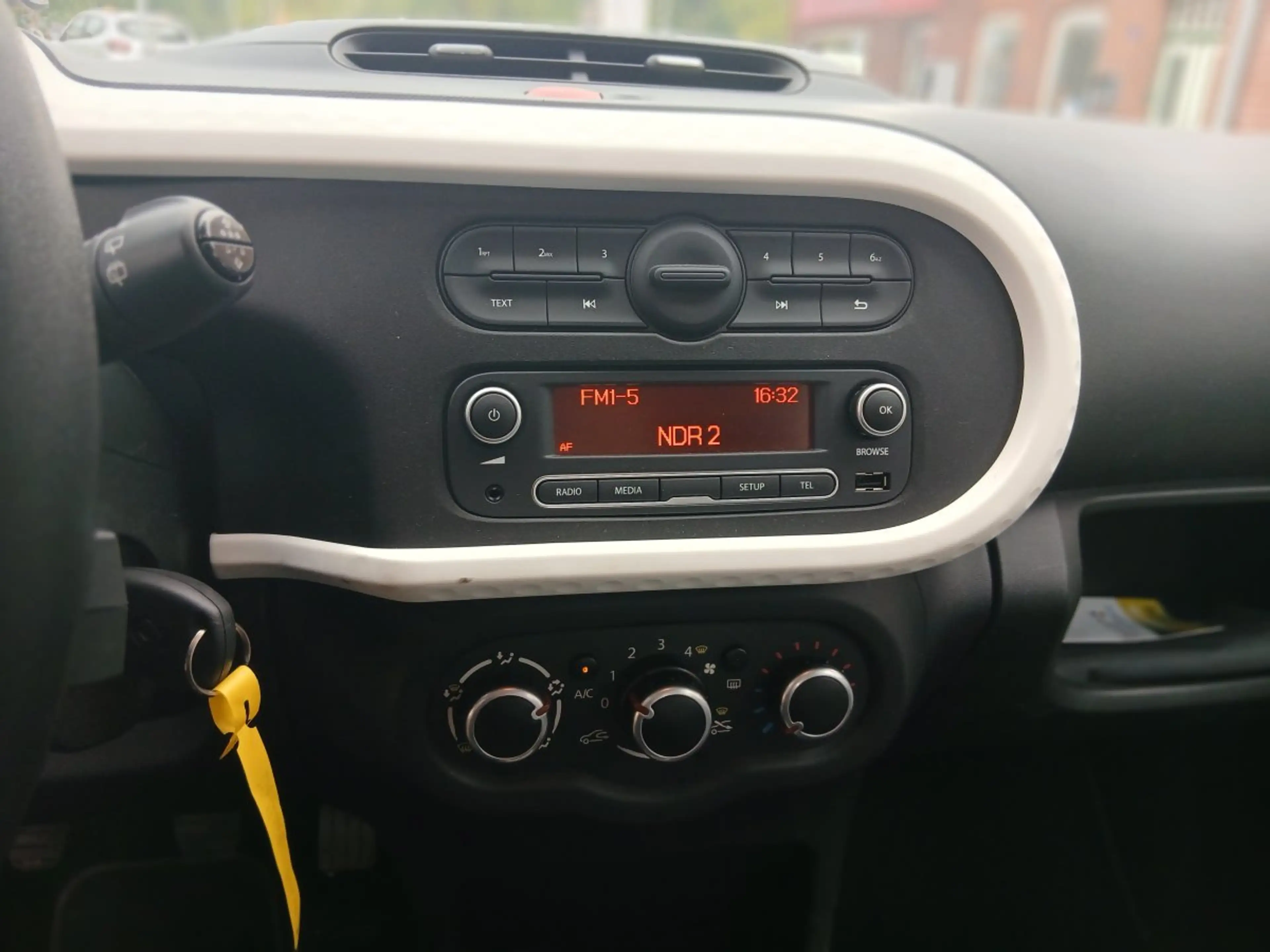 Renault Twingo Expression — photo 13