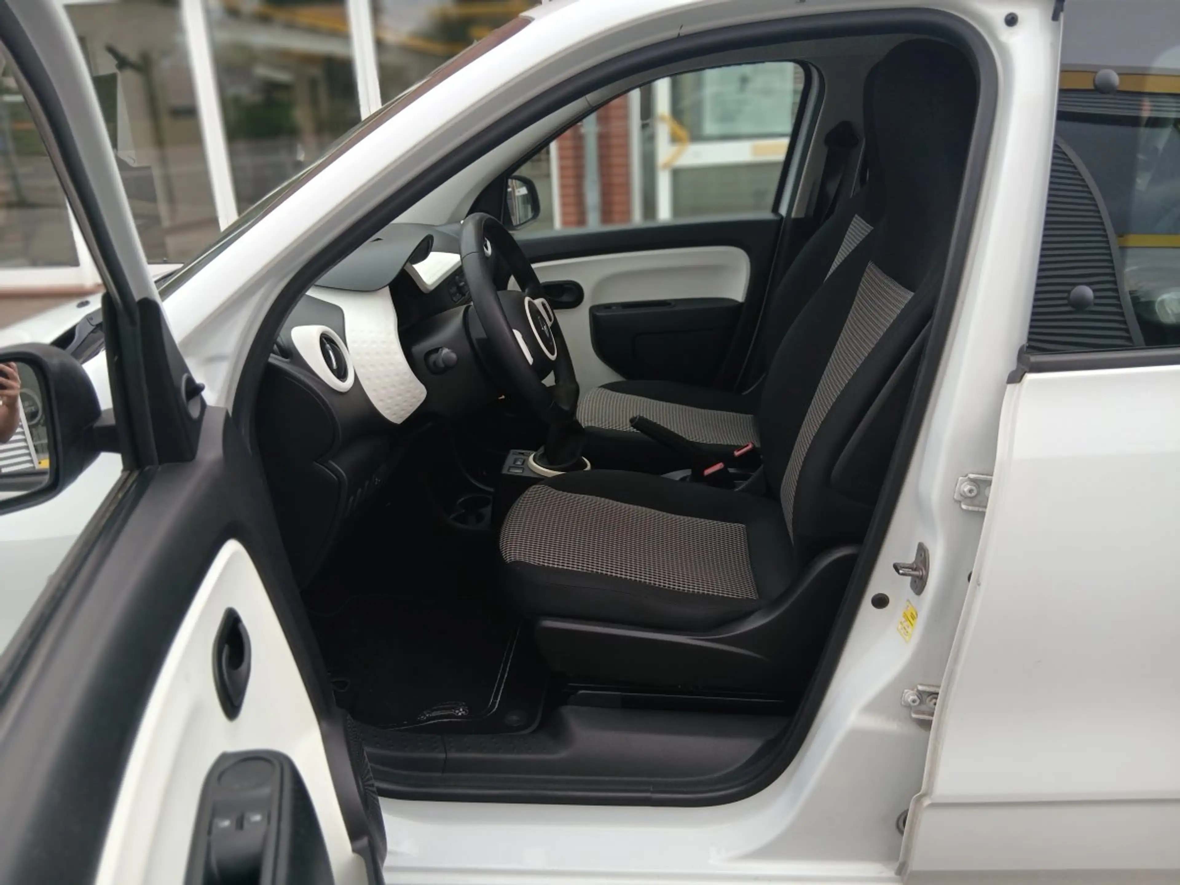 Renault Twingo Expression — photo 11