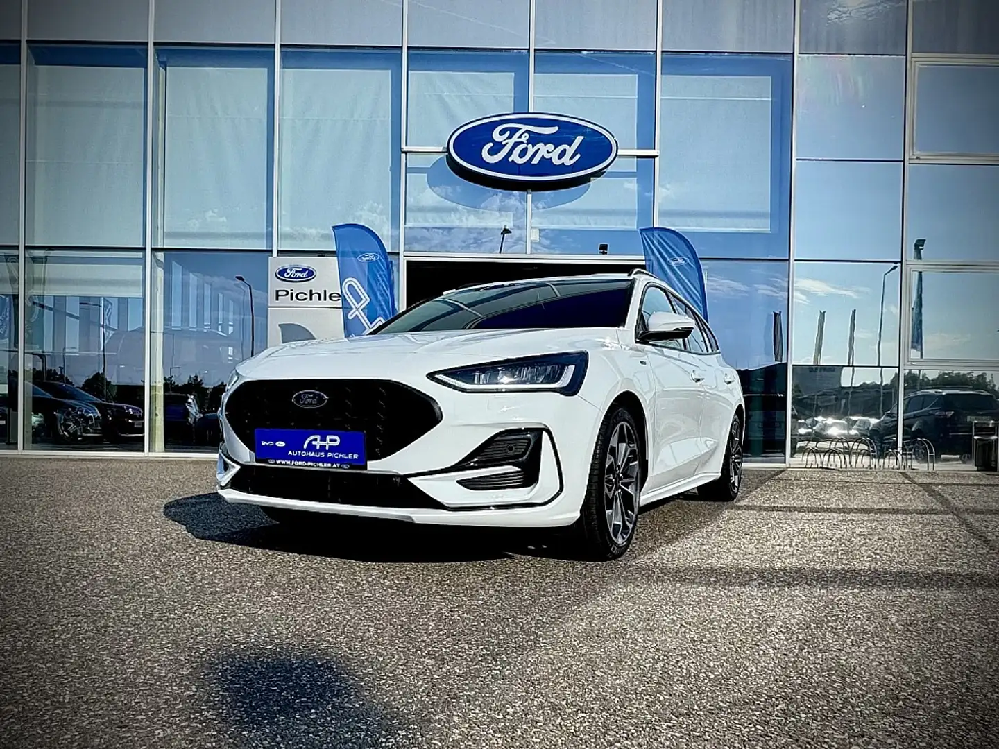 Ford Focus Turnier 1,0 EcoBoost Hybrid ST-Line X PARKSENSO... Weiß - 1