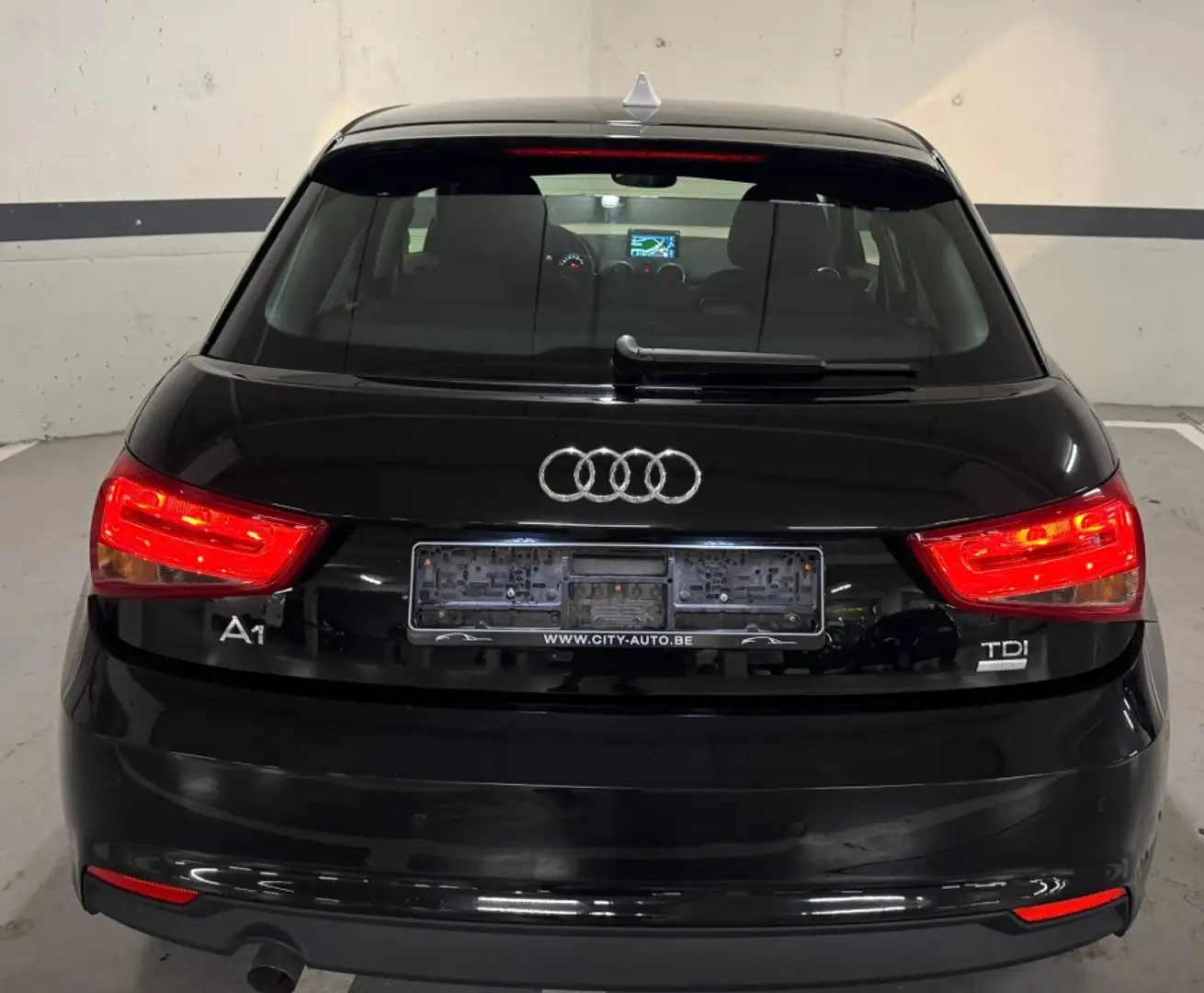 Audi A1 Sportback 1.4TDI Adrenalin Negro - 2