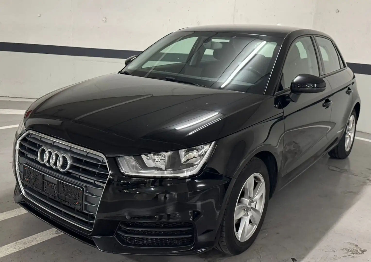 Audi A1 Sportback 1.4TDI Adrenalin Negro - 1