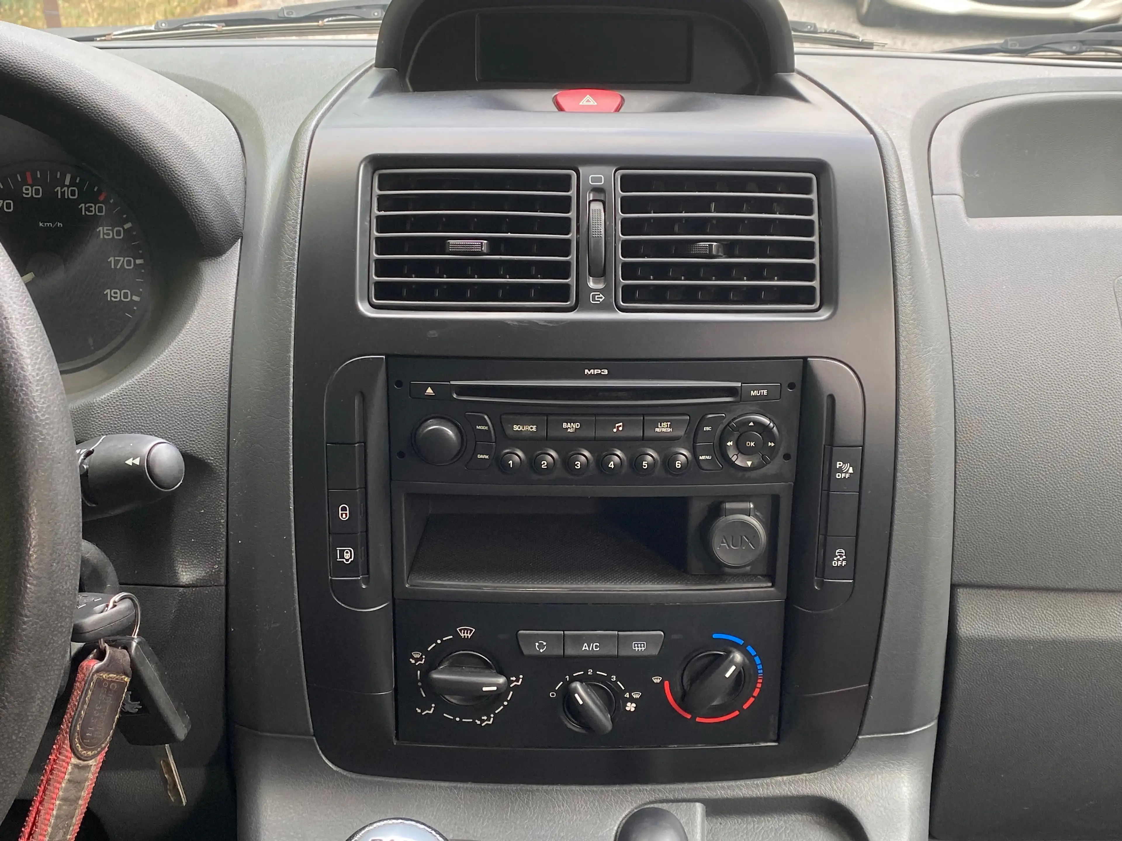 Peugeot Expert 2.0 HDi FACE LIFT / 6 places /AIRCO /GARANTIE !!! — photo 13