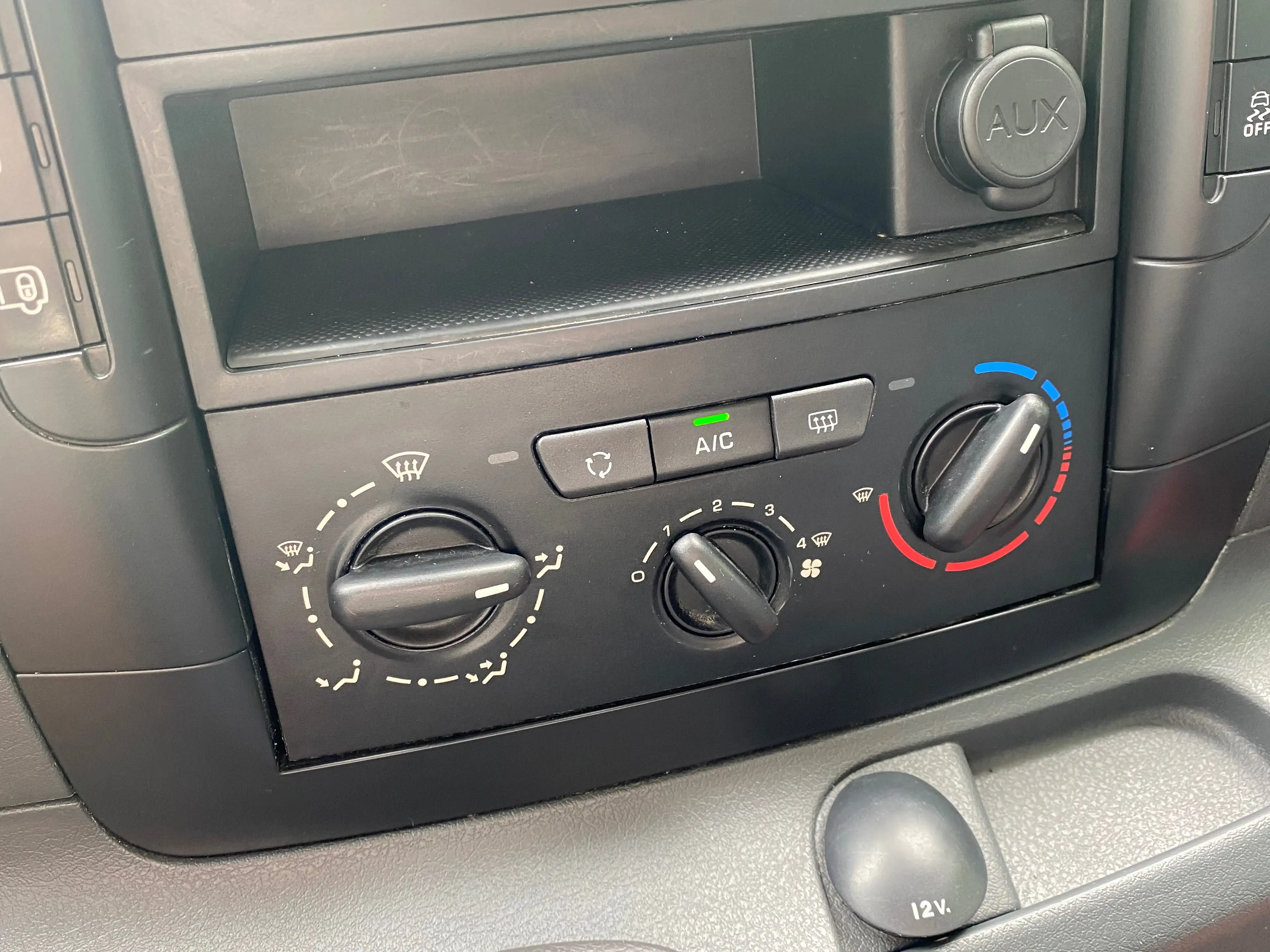 Peugeot Expert 2.0 HDi FACE LIFT / 6 places /AIRCO /GARANTIE !!! — photo 15