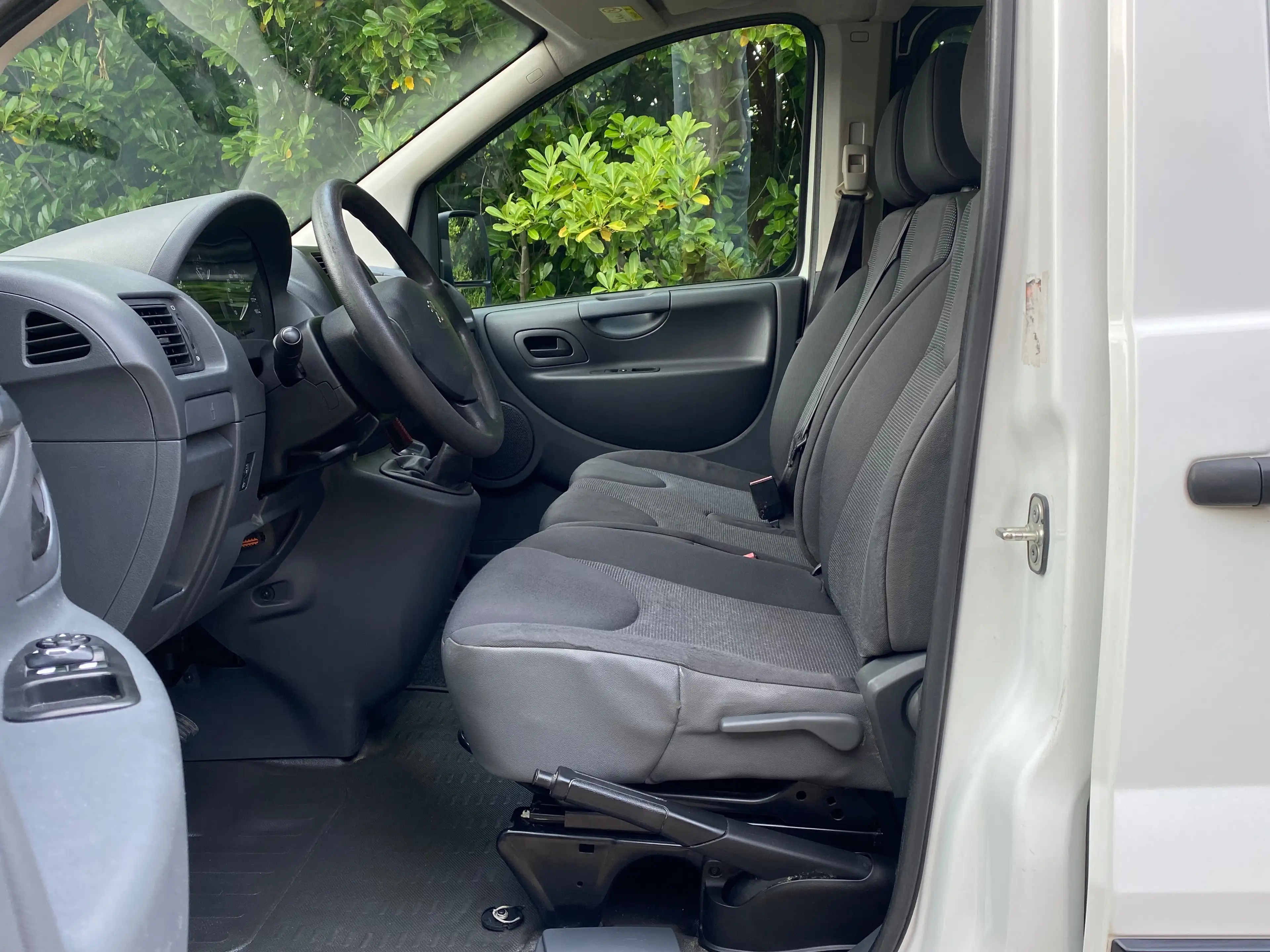 Peugeot Expert 2.0 HDi FACE LIFT / 6 places /AIRCO /GARANTIE !!! — photo 7