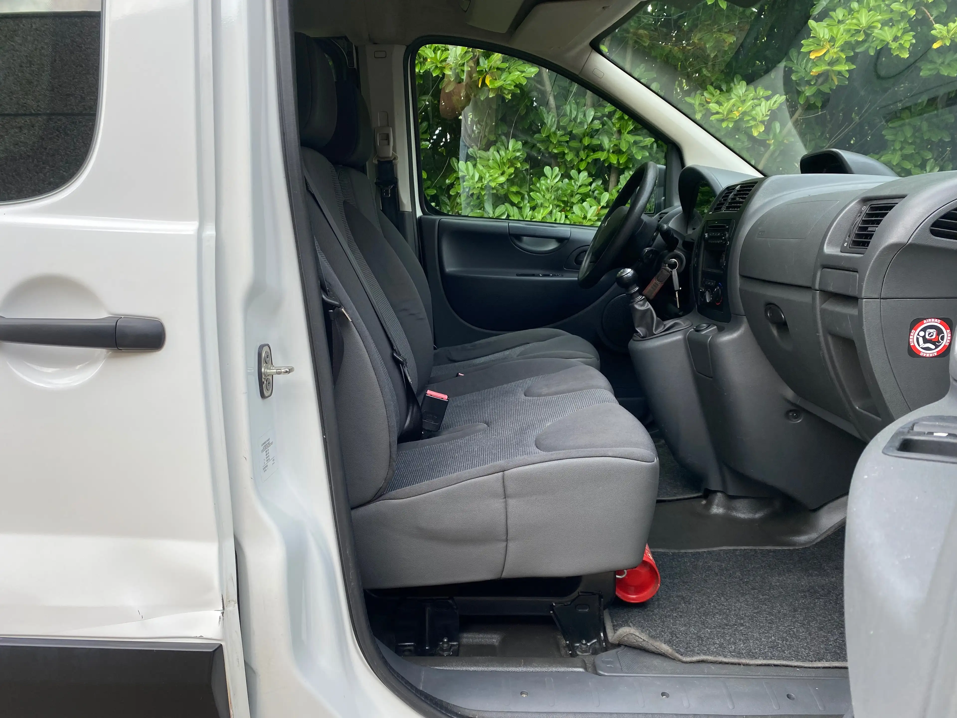 Peugeot Expert 2.0 HDi FACE LIFT / 6 places /AIRCO /GARANTIE !!! — photo 10