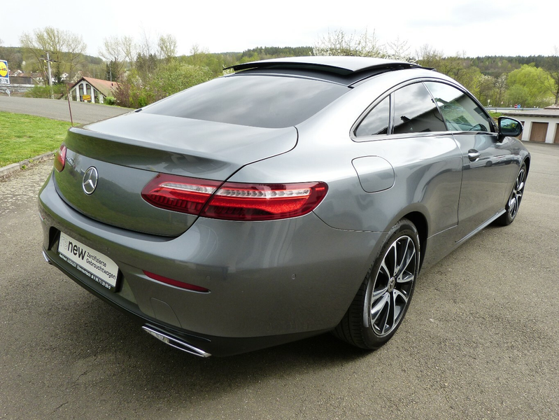 Mercedes-Benz E 220 D Coupe Avantgarde[Panorama/Kamera] — photo 8