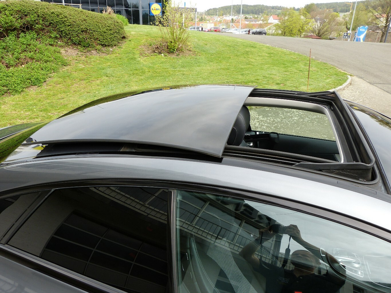 Mercedes-Benz E 220 D Coupe Avantgarde[Panorama/Kamera] — photo 9