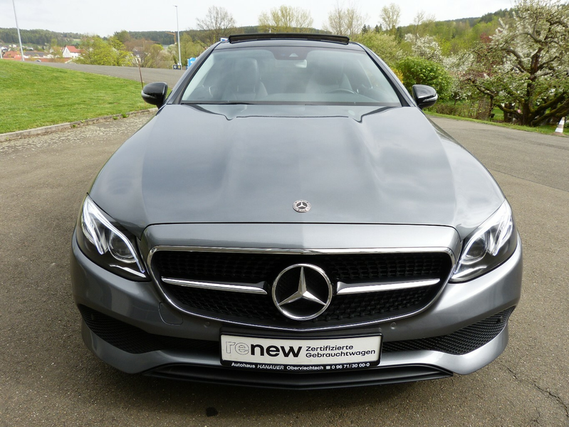Mercedes-Benz E 220 D Coupe Avantgarde[Panorama/Kamera] — photo 4