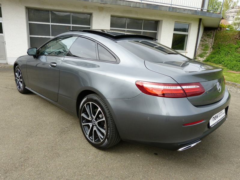 Mercedes-Benz E 220 D Coupe Avantgarde[Panorama/Kamera] — photo 6