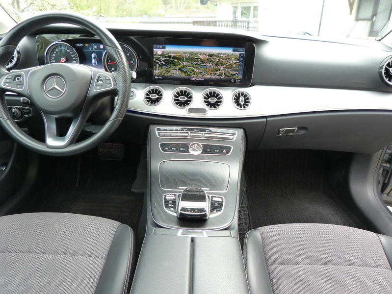 Mercedes-Benz E 220 D Coupe Avantgarde[Panorama/Kamera] — photo 13