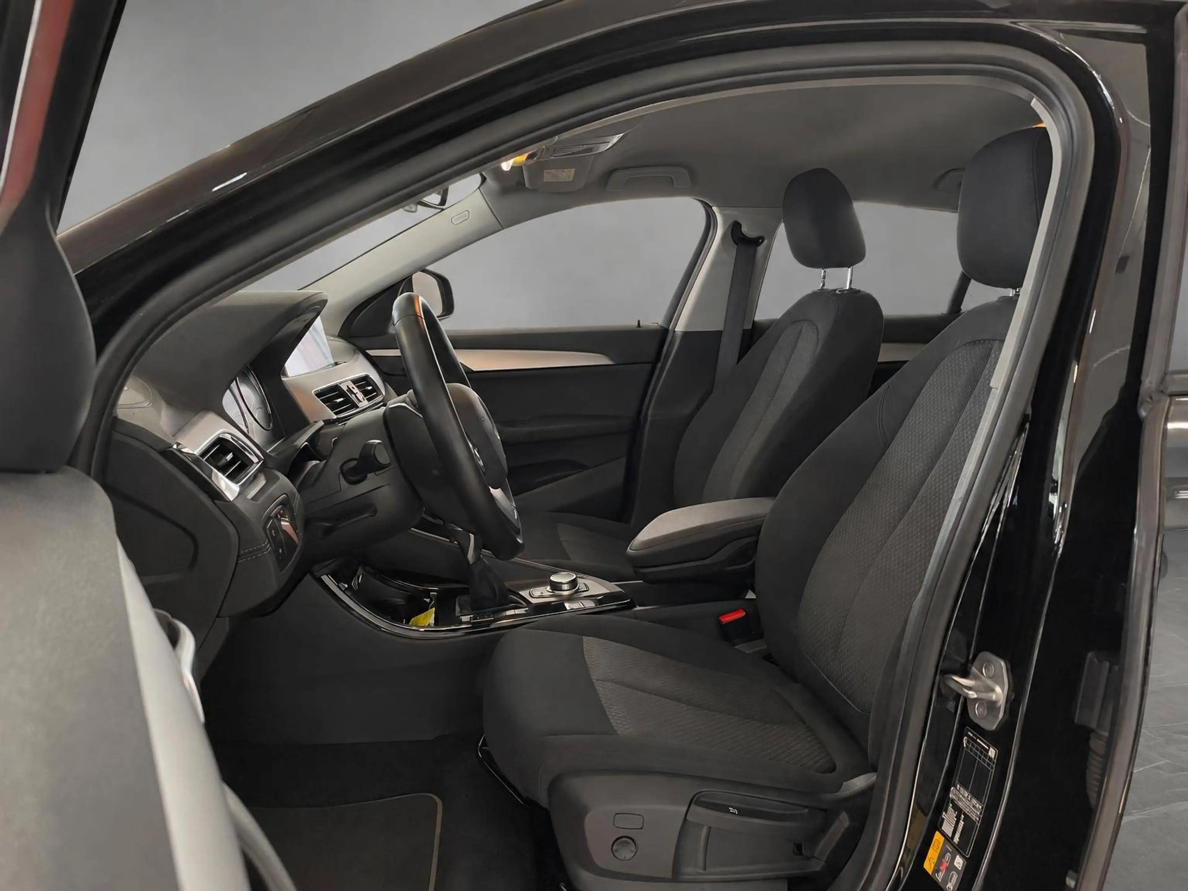 BMW X2 xDrive 25 e Advantage 1.Hand — photo 9