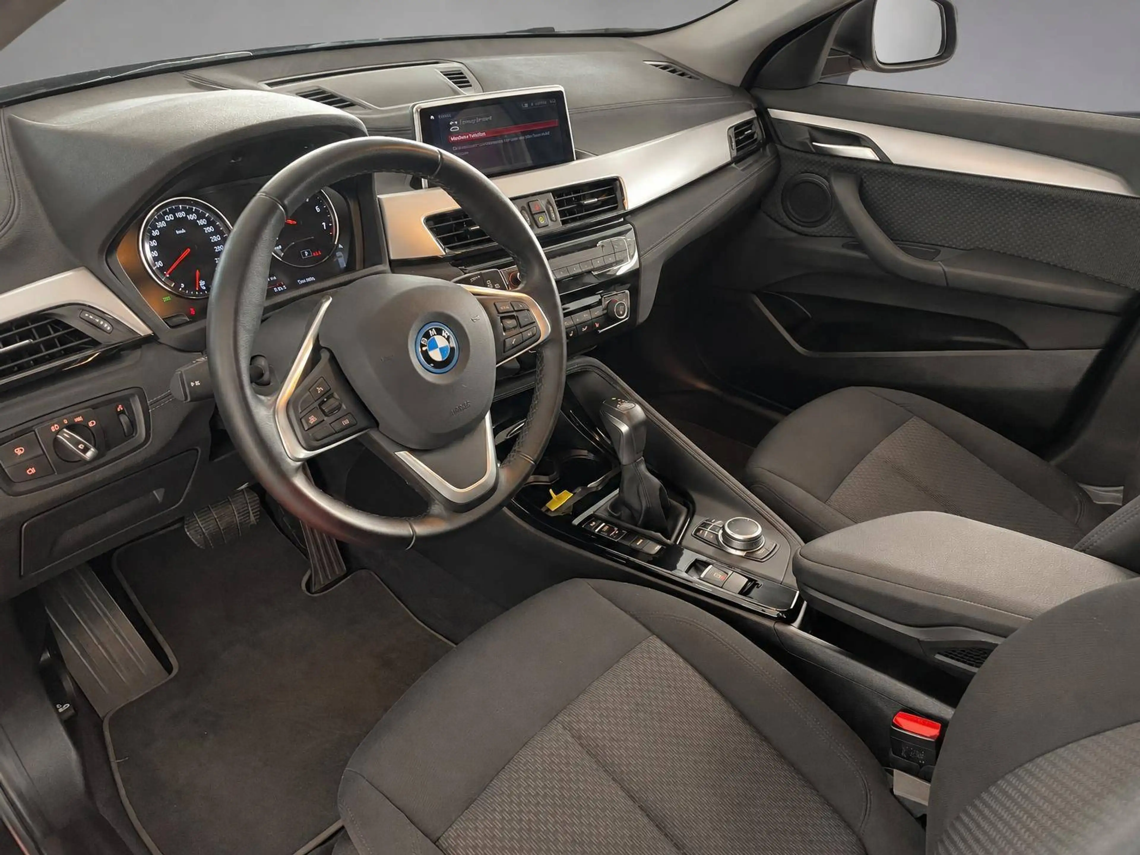 BMW X2 xDrive 25 e Advantage 1.Hand — photo 10