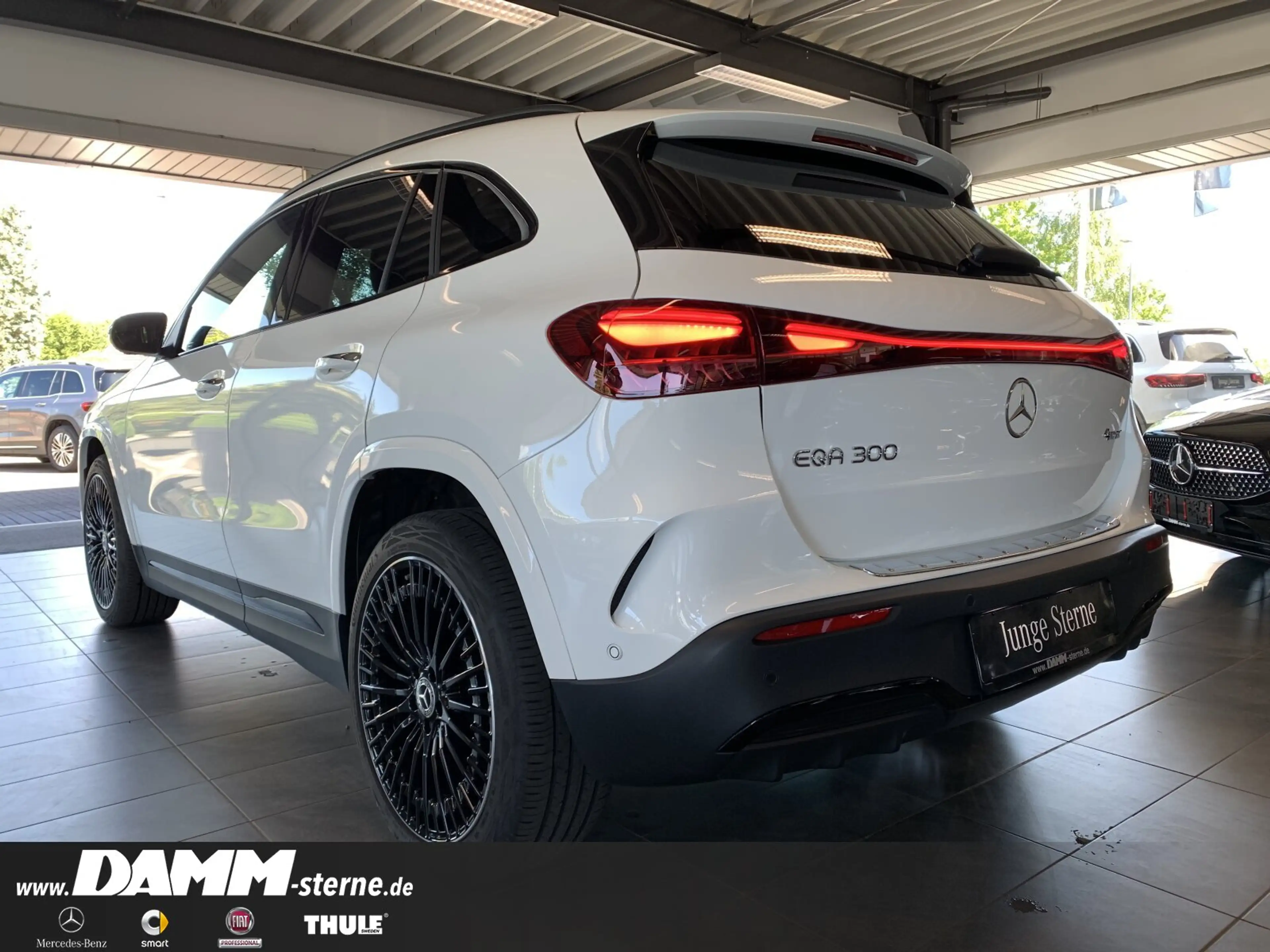 Mercedes-Benz EQA 300 EQA 300 4M AMG Premium/FAP/AHK/HUD/60 M GA +Flex — photo 2