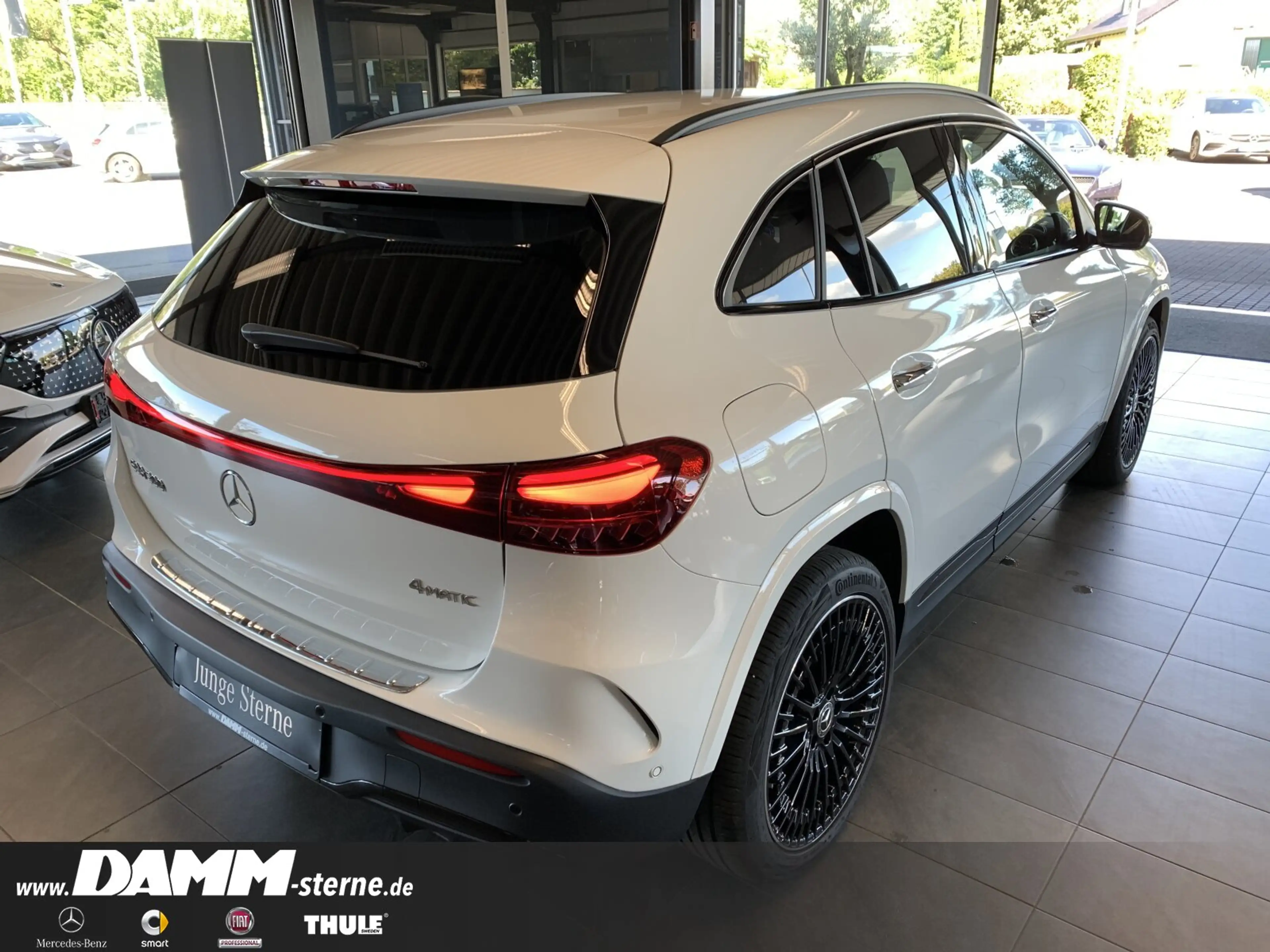 Mercedes-Benz EQA 300 EQA 300 4M AMG Premium/FAP/AHK/HUD/60 M GA +Flex — photo 4