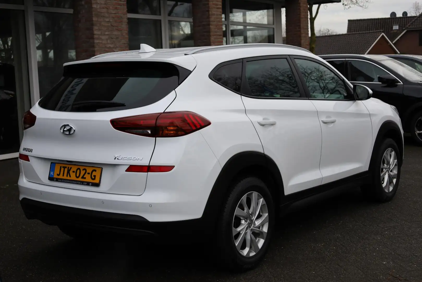 Hyundai TUCSON 1.6 GDI Comfort CAMERA CARPLAY STOELVERWARMING NAV Weiß - 2