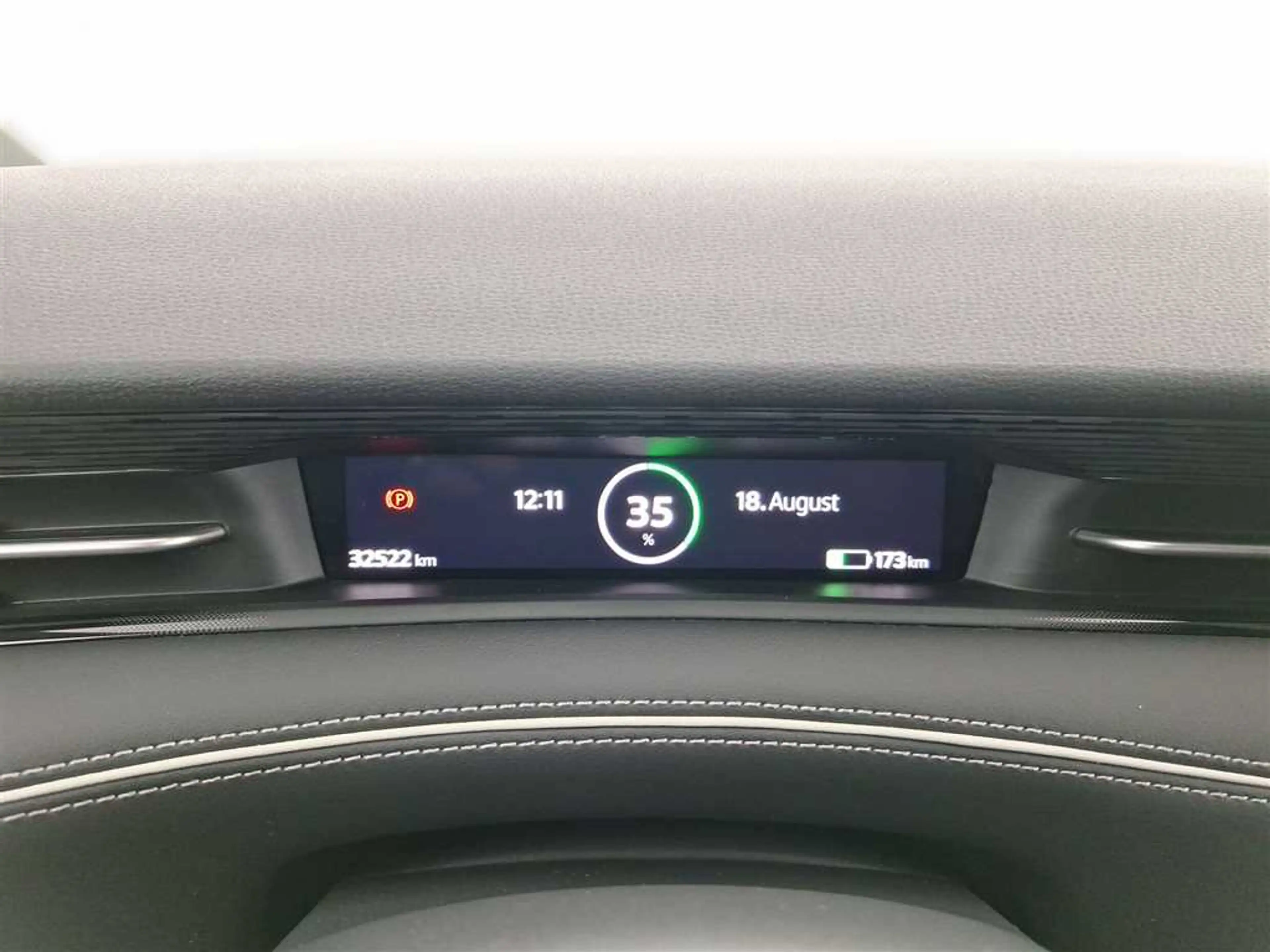 Volkswagen ID.7 Tourer Pro 77 kWh — photo 11