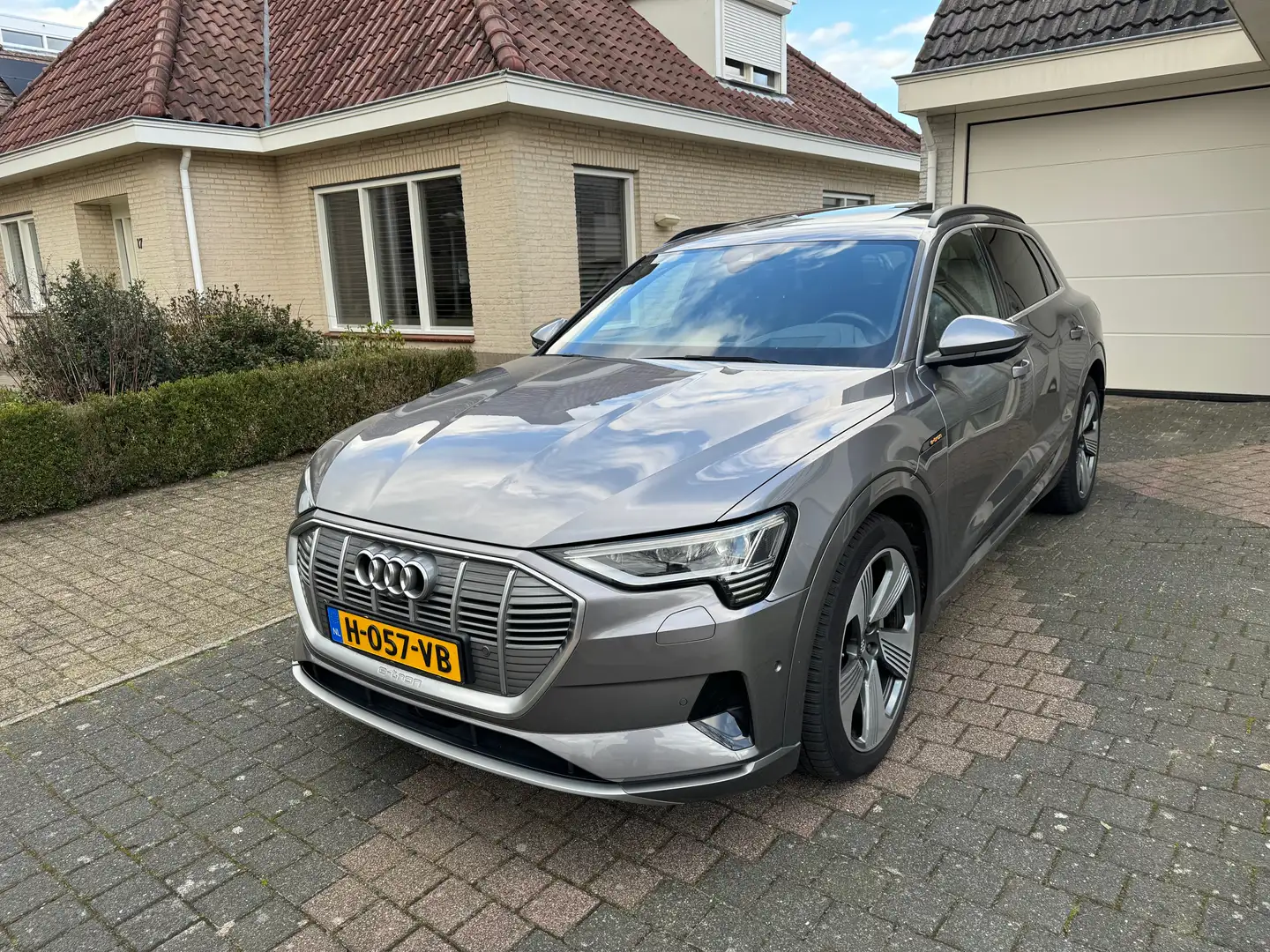 Audi e-tron e-tron 55 q adv PL + Gri - 1
