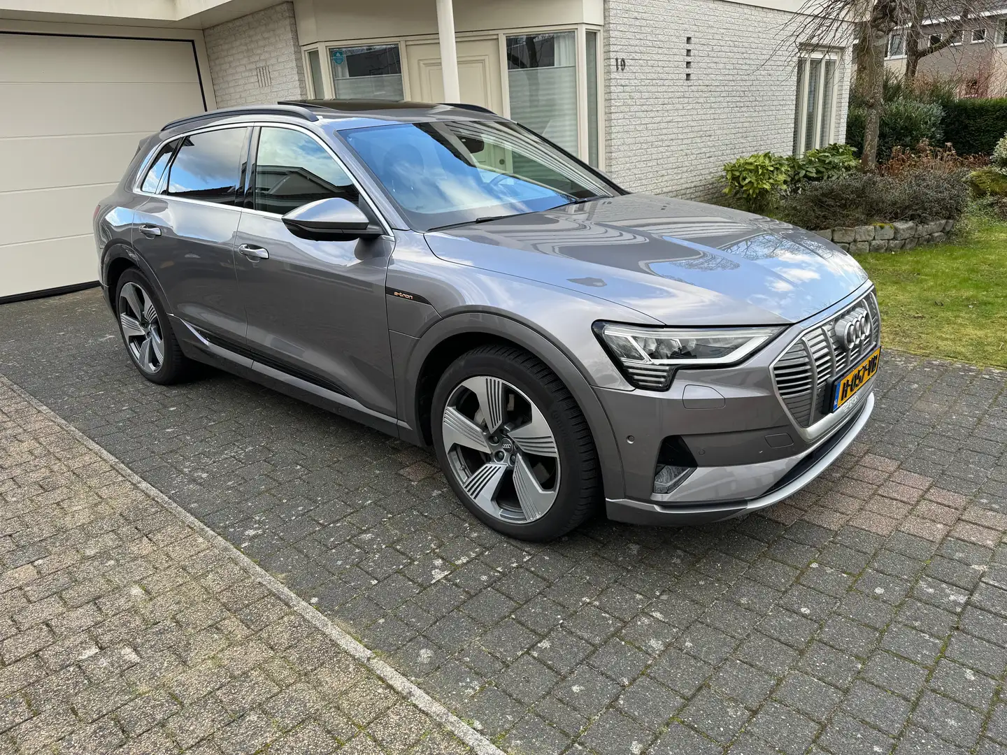 Audi e-tron e-tron 55 q adv PL + Gri - 2
