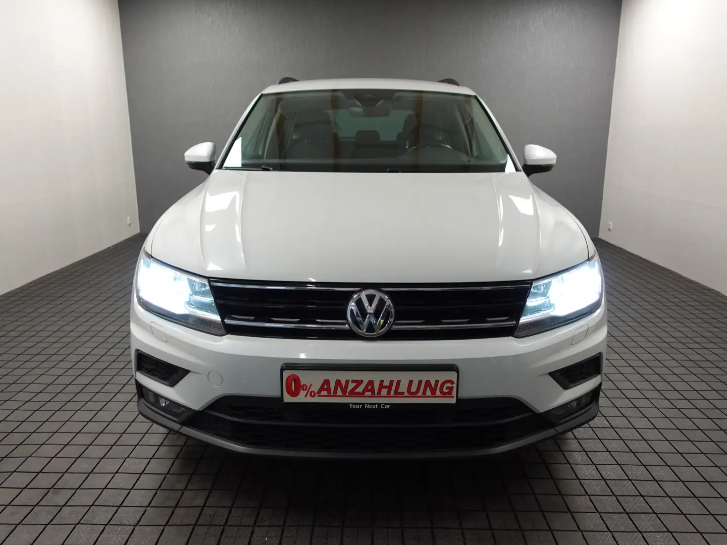 Volkswagen Tiguan 2.0TDI Trendline+AHK+Navi+Bi-Xenon+1.Hand Blanc - 2