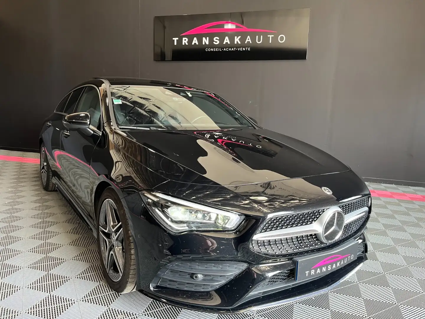 Mercedes-Benz AMG Line Černá - 2