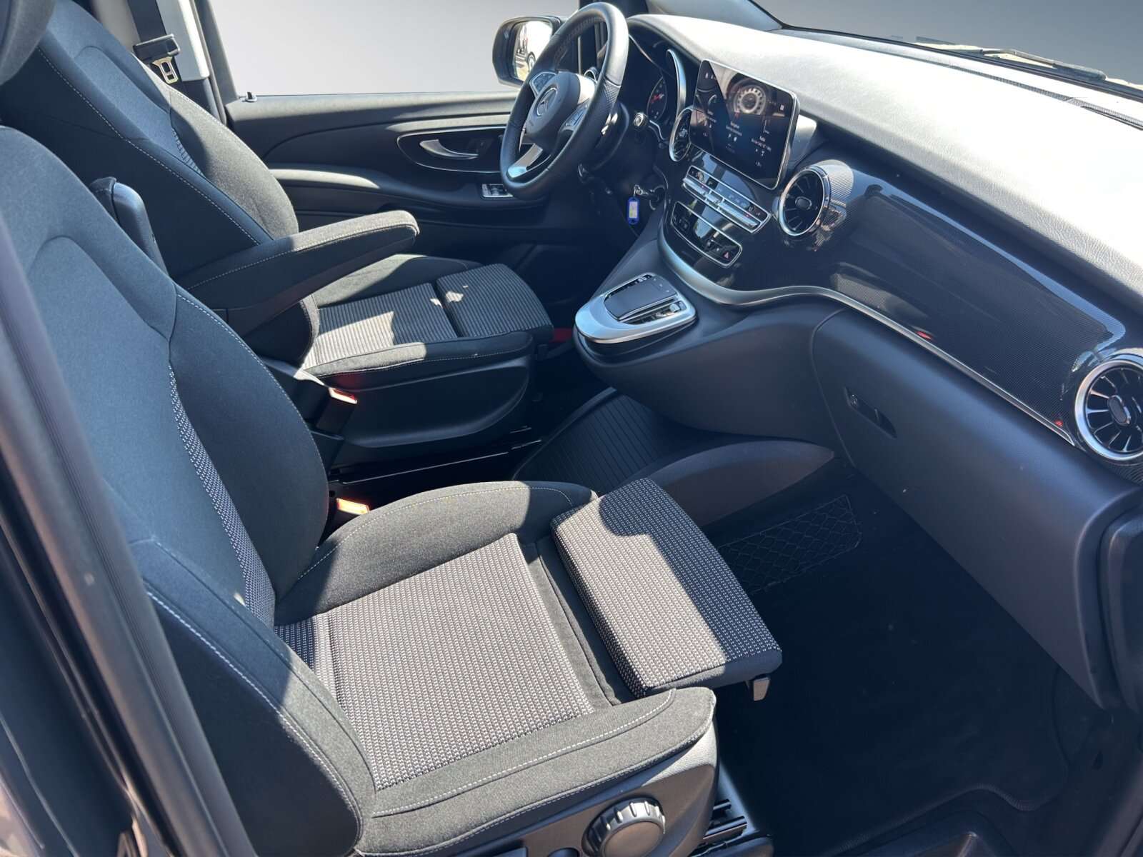 Mercedes-Benz V 220