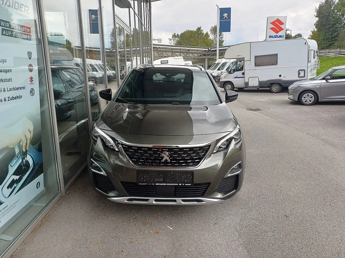 Peugeot 5008 1,5 BlueHDI 130 S&S EAT8 GT-Line Aut. Grau - 2