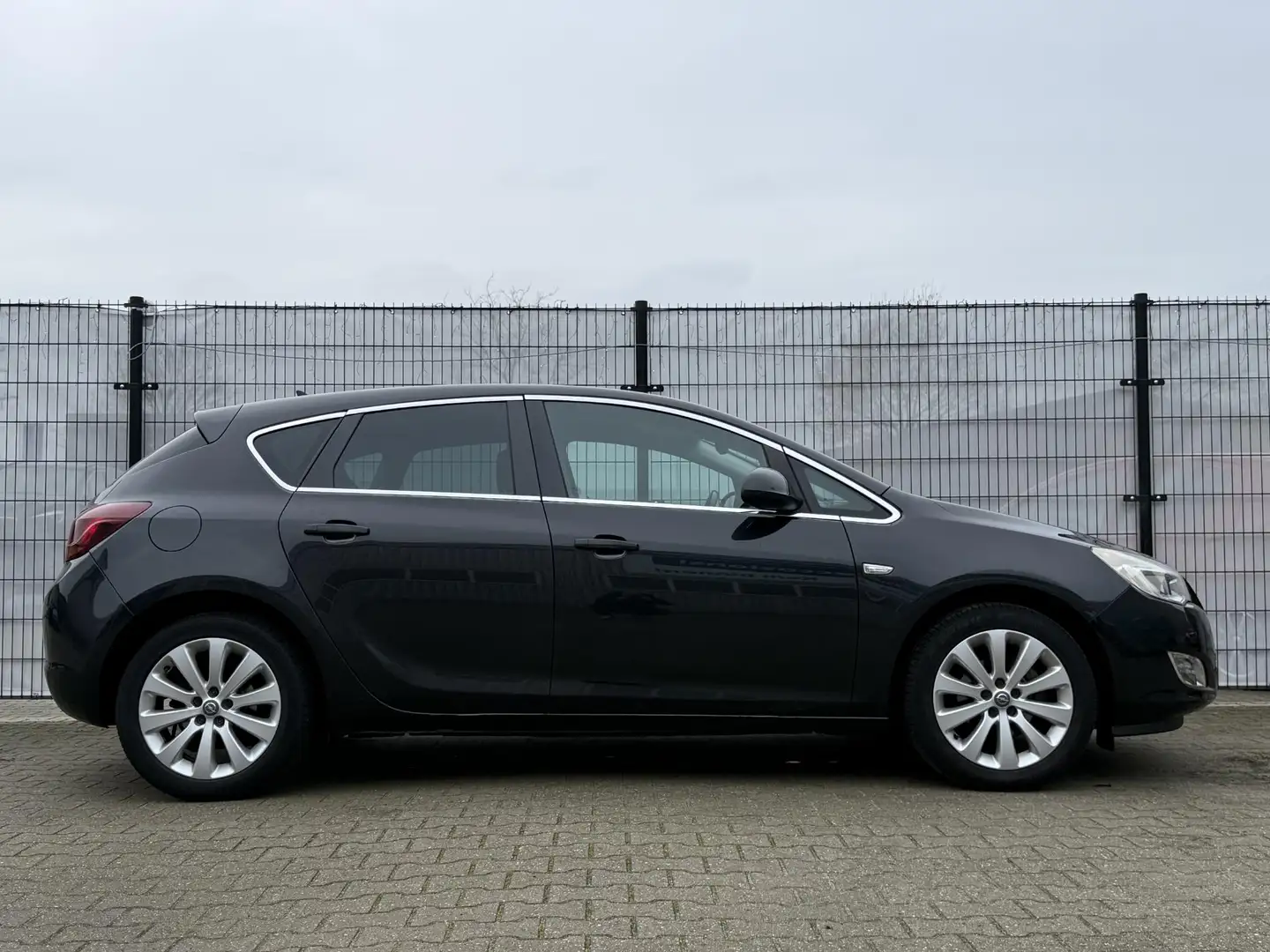 Opel Astra 1.4 Turbo Cosmo Trekhaak! Sportstoelen! Noir - 2