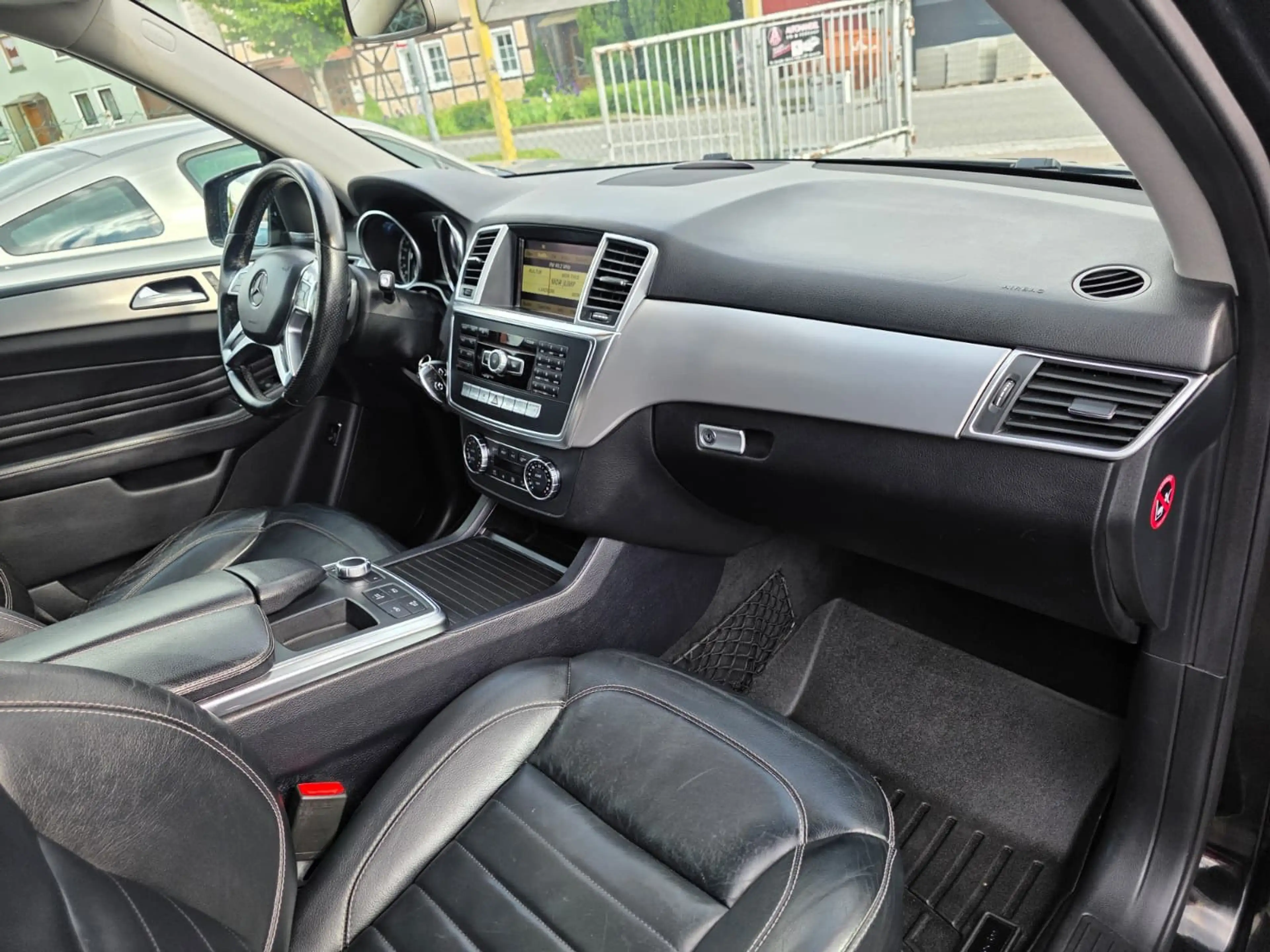Mercedes-Benz ML 350 CDI BlueTec 4MATIC EURO6 R-KAMERA — photo 7