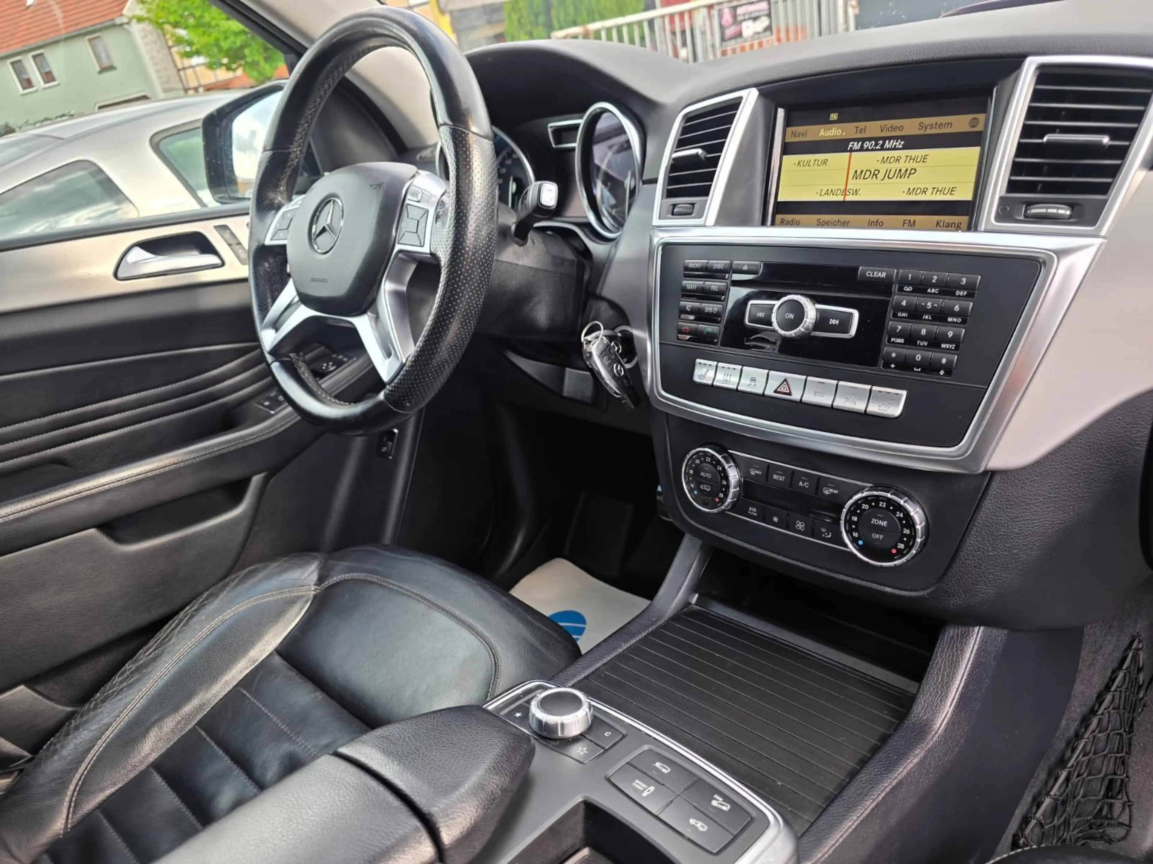 Mercedes-Benz ML 350 CDI BlueTec 4MATIC EURO6 R-KAMERA — photo 8
