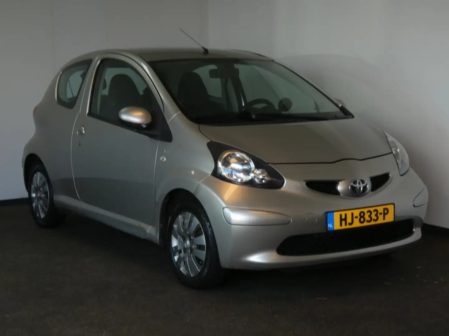 Toyota Aygo Nwe APK Airco 1.0-12V Brązowy - 2