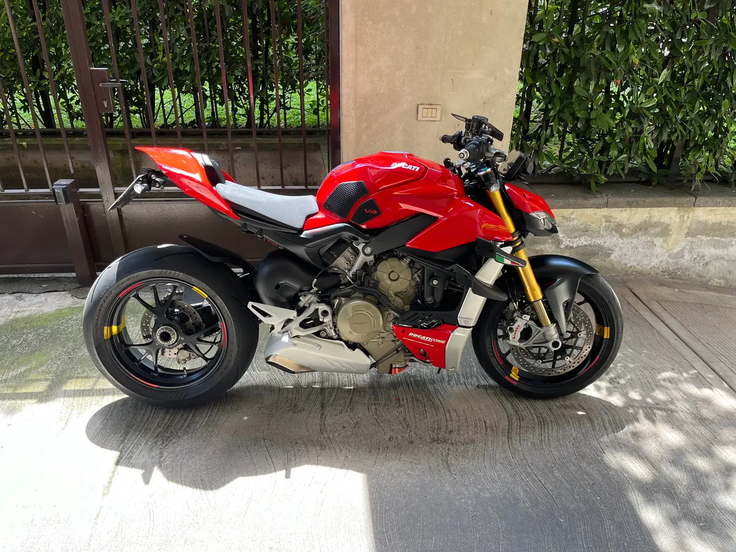 Ducati Streetfighter V4s Rojo - 2
