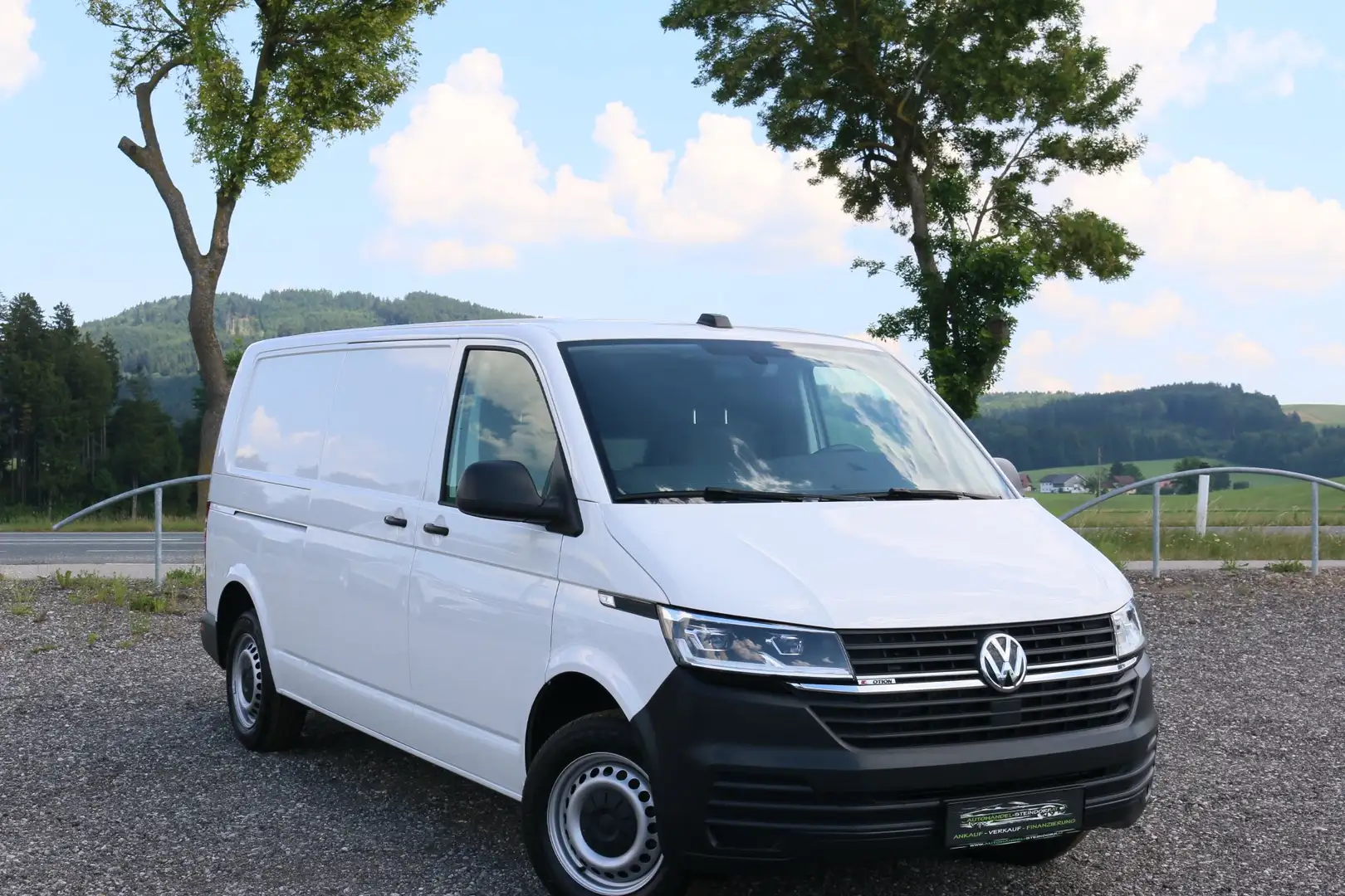 Volkswagen T6.1 Transporter Lang DSG*4MOTION*ِAHK*Xenon*Standheizung Weiß - 2