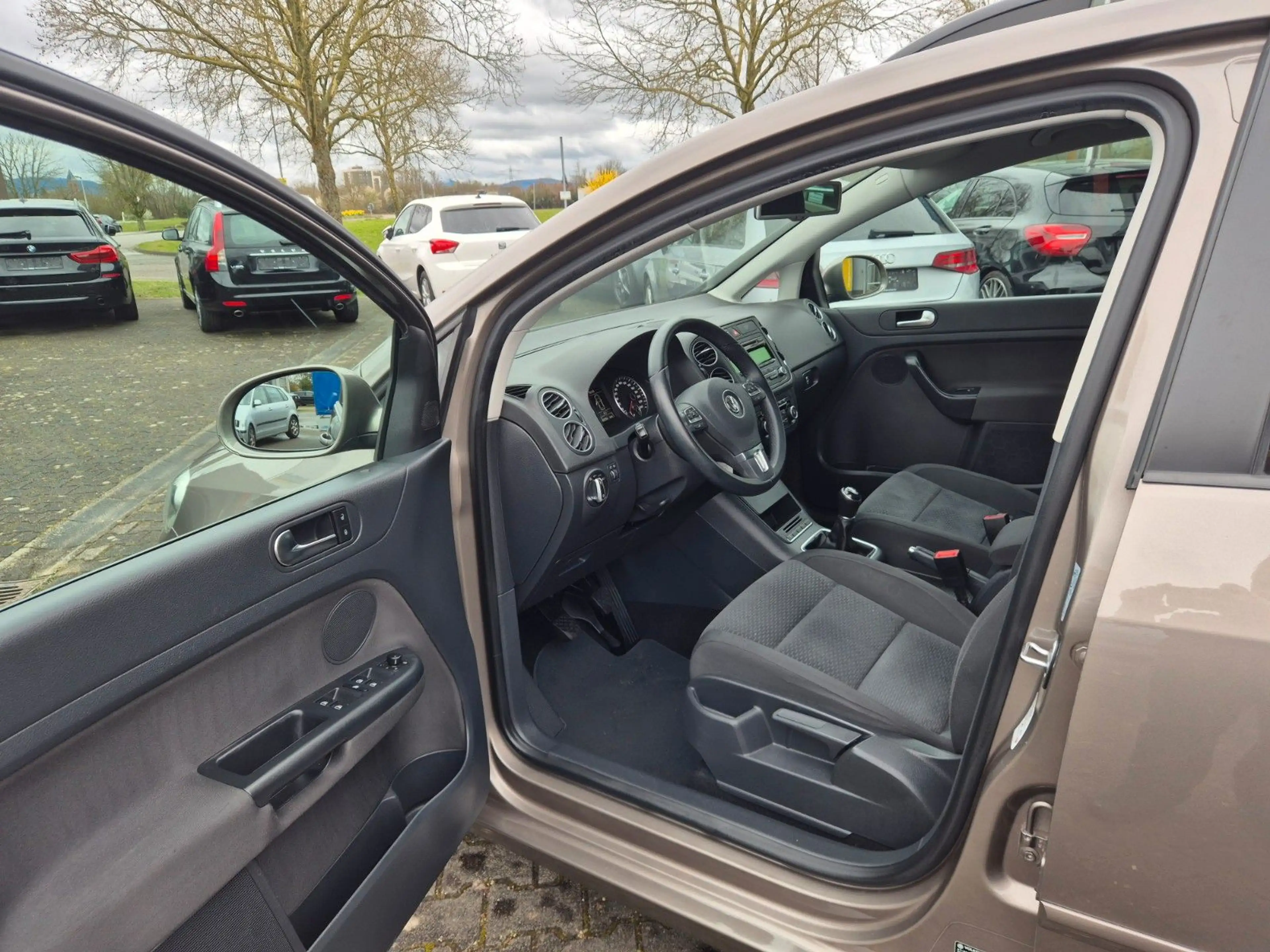 Volkswagen Golf Plus TDI 105KM 1Hd PDC SHZ AHK Zahnriemen N — photo 9